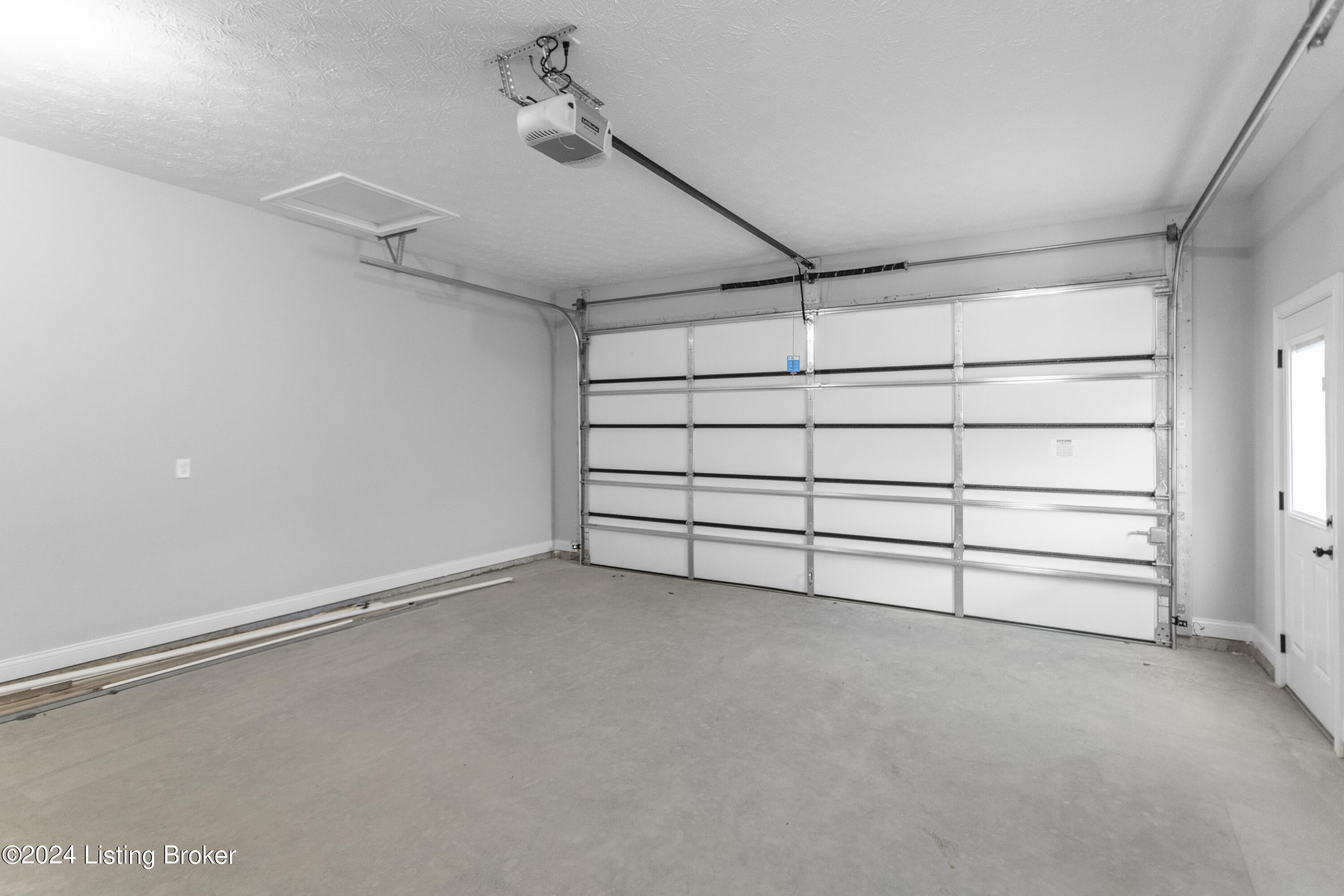399 Williamsburg Dr