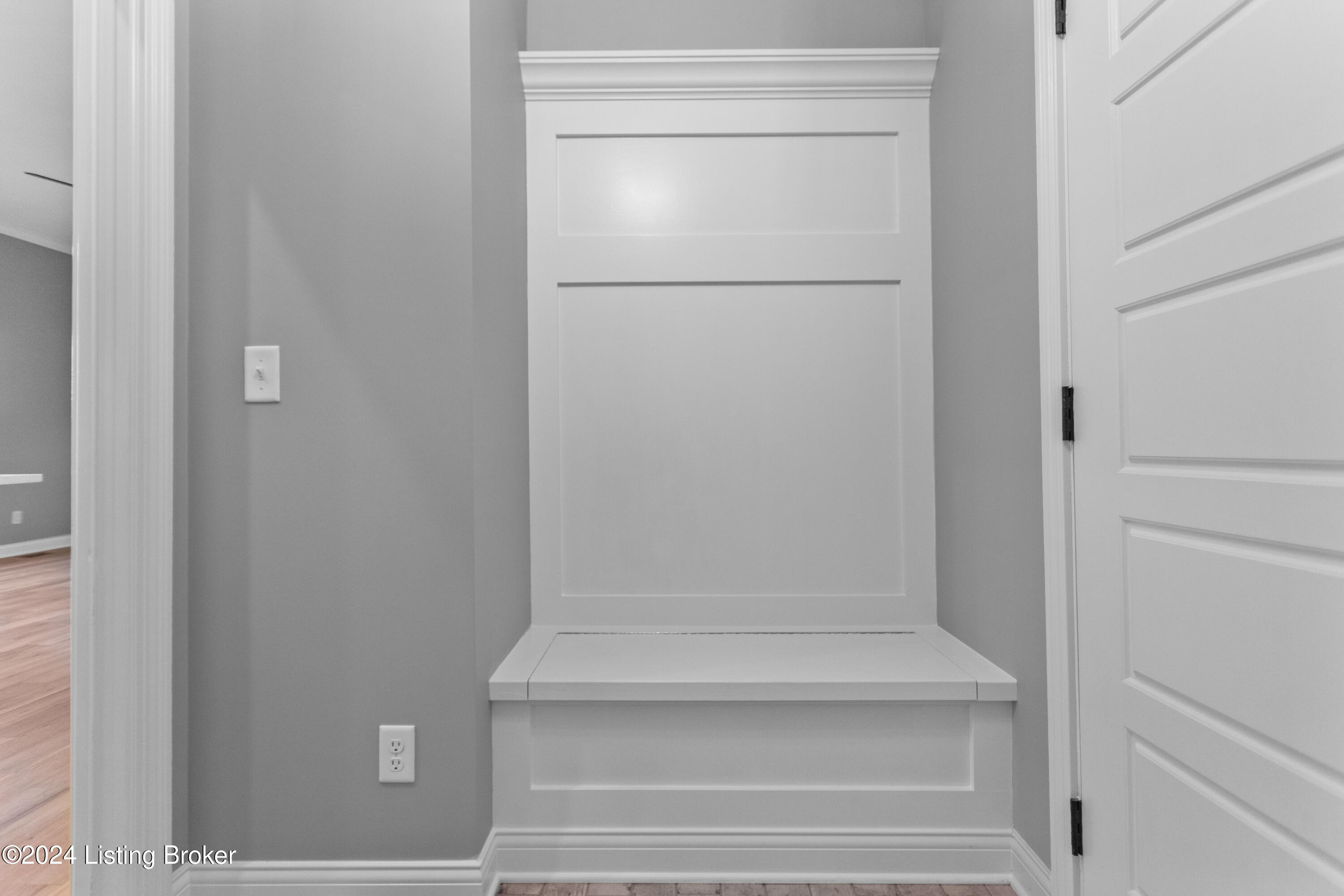 399 Williamsburg Dr