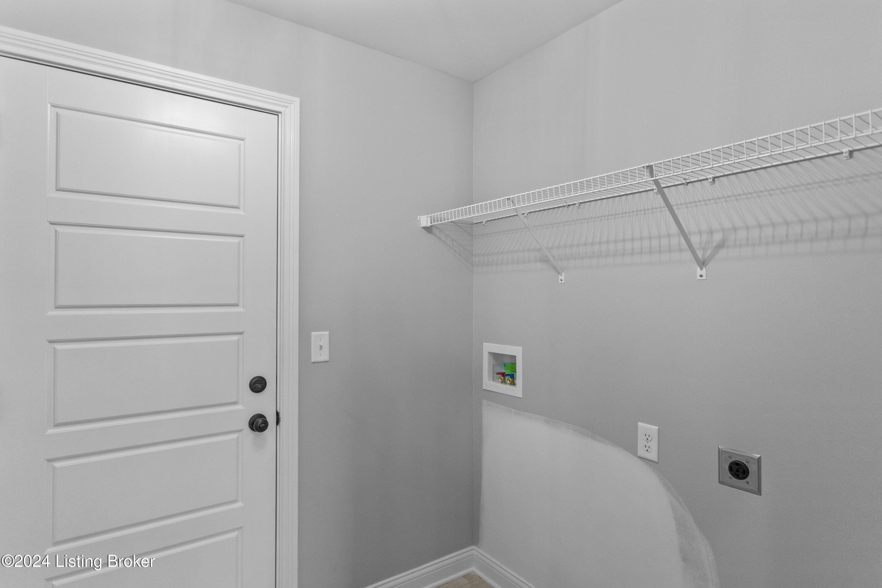 399 Williamsburg Dr