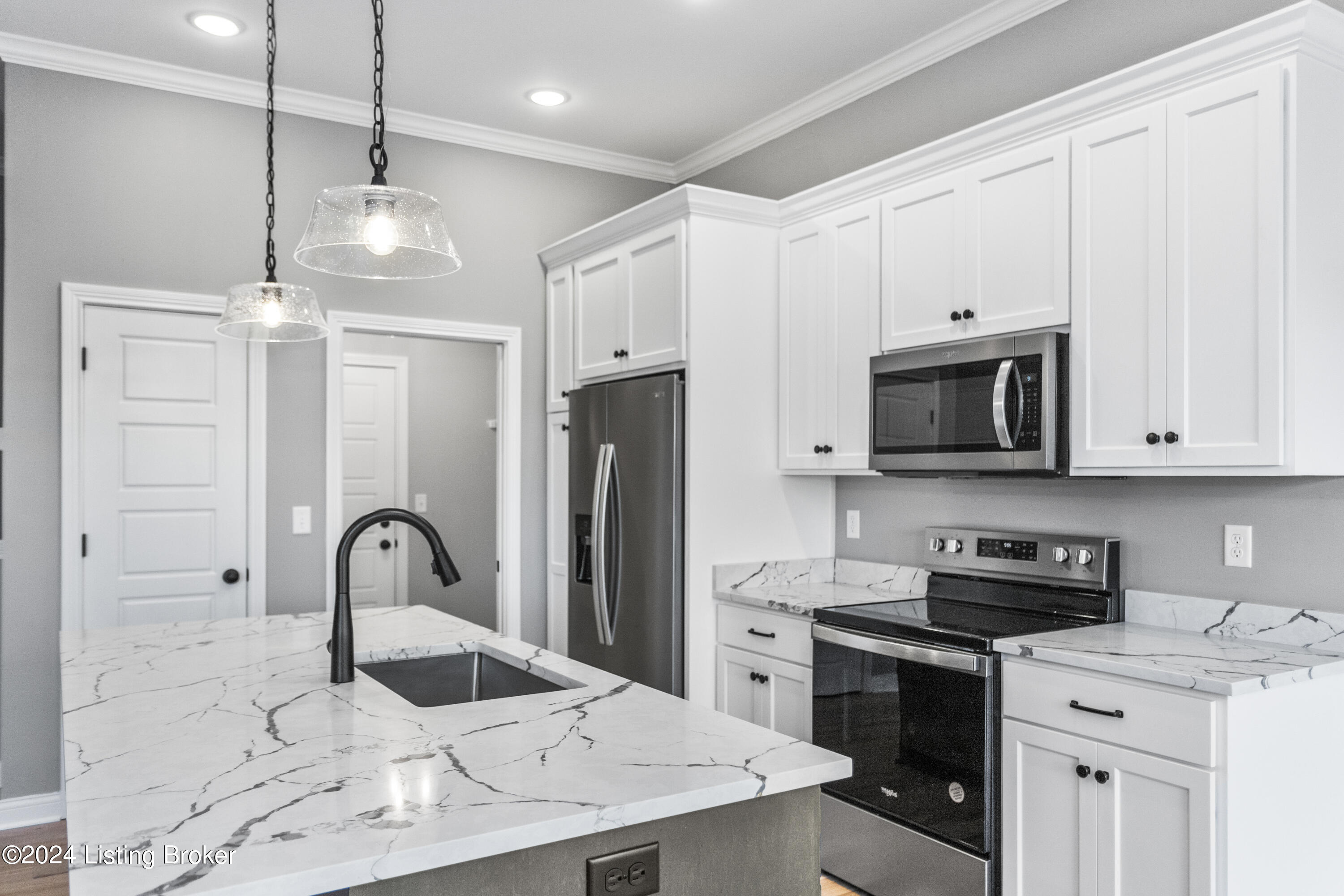 399 Williamsburg Dr