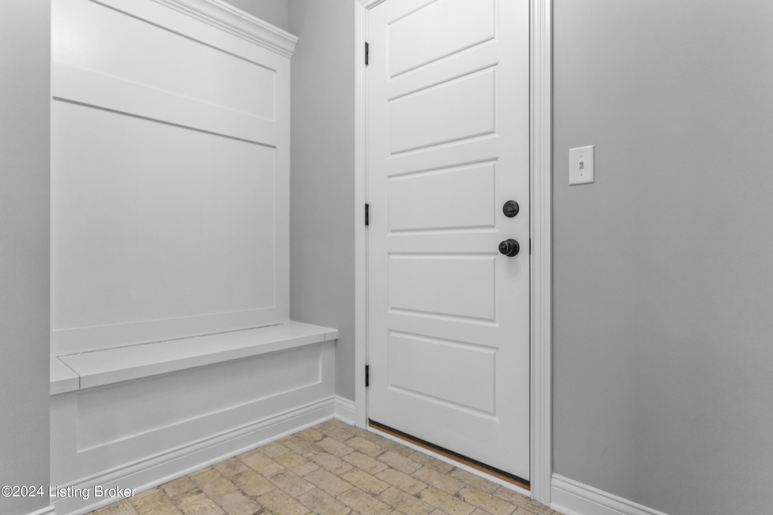 399 Williamsburg Dr