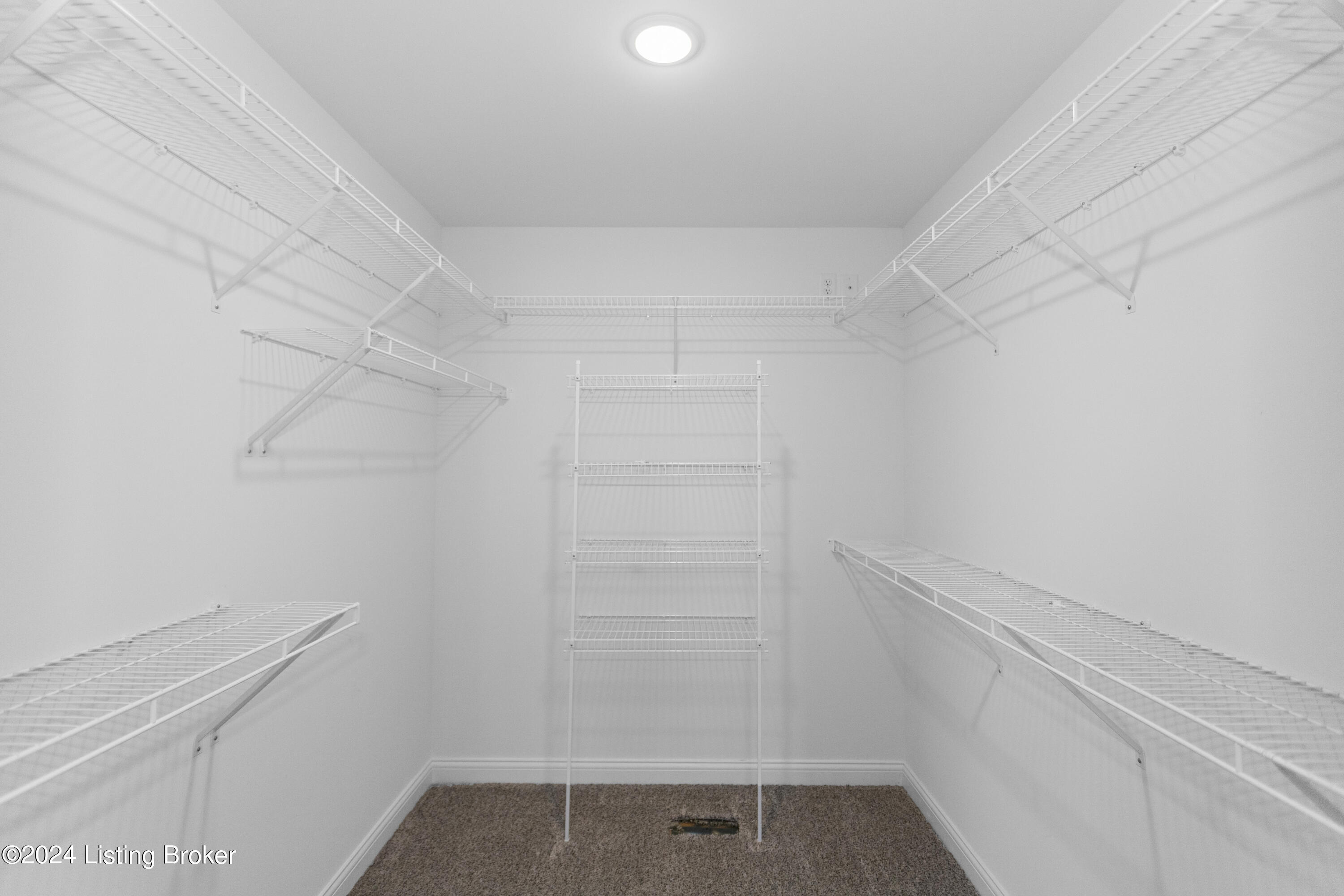 399 Williamsburg Dr