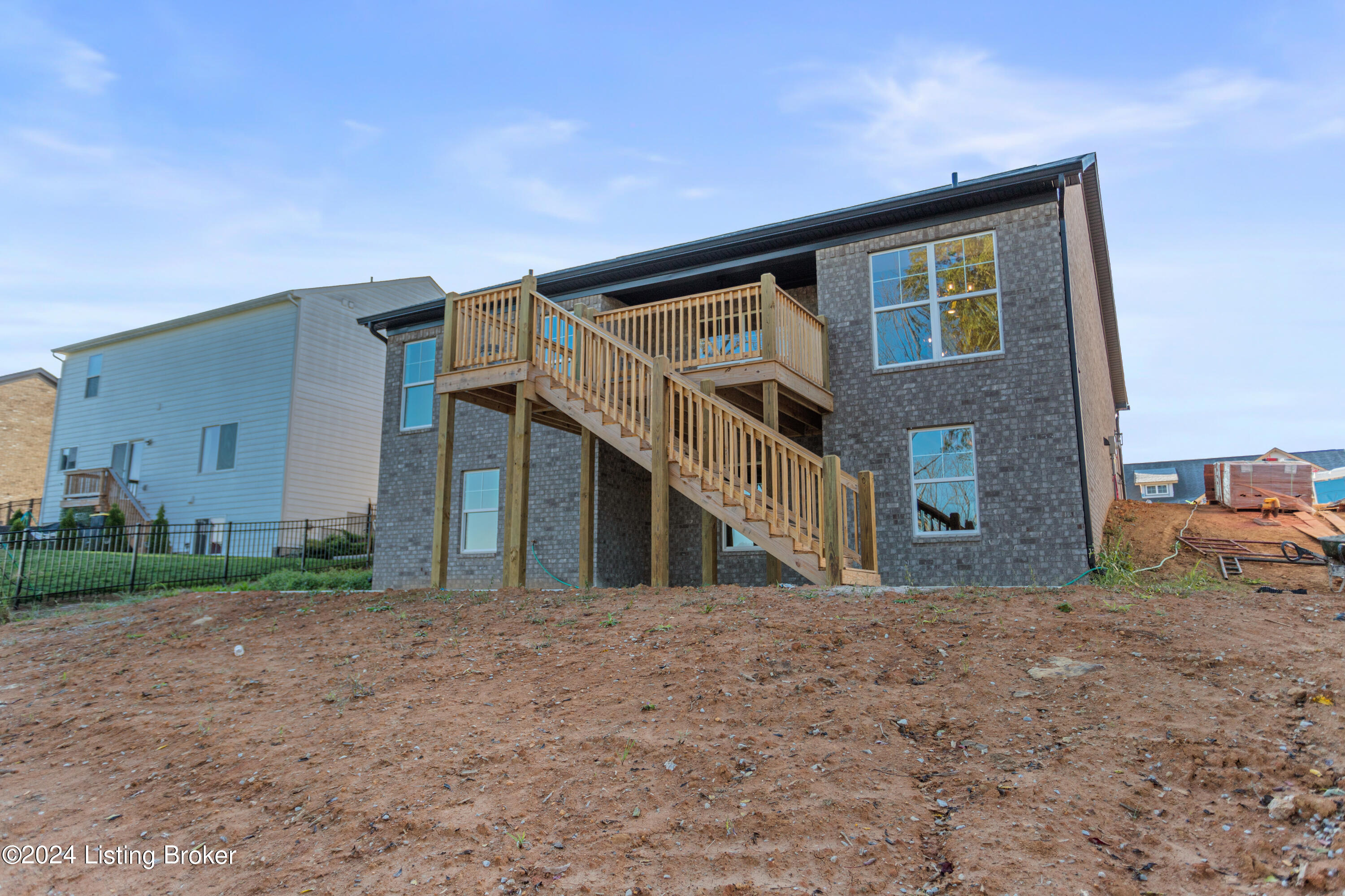 399 Williamsburg Dr