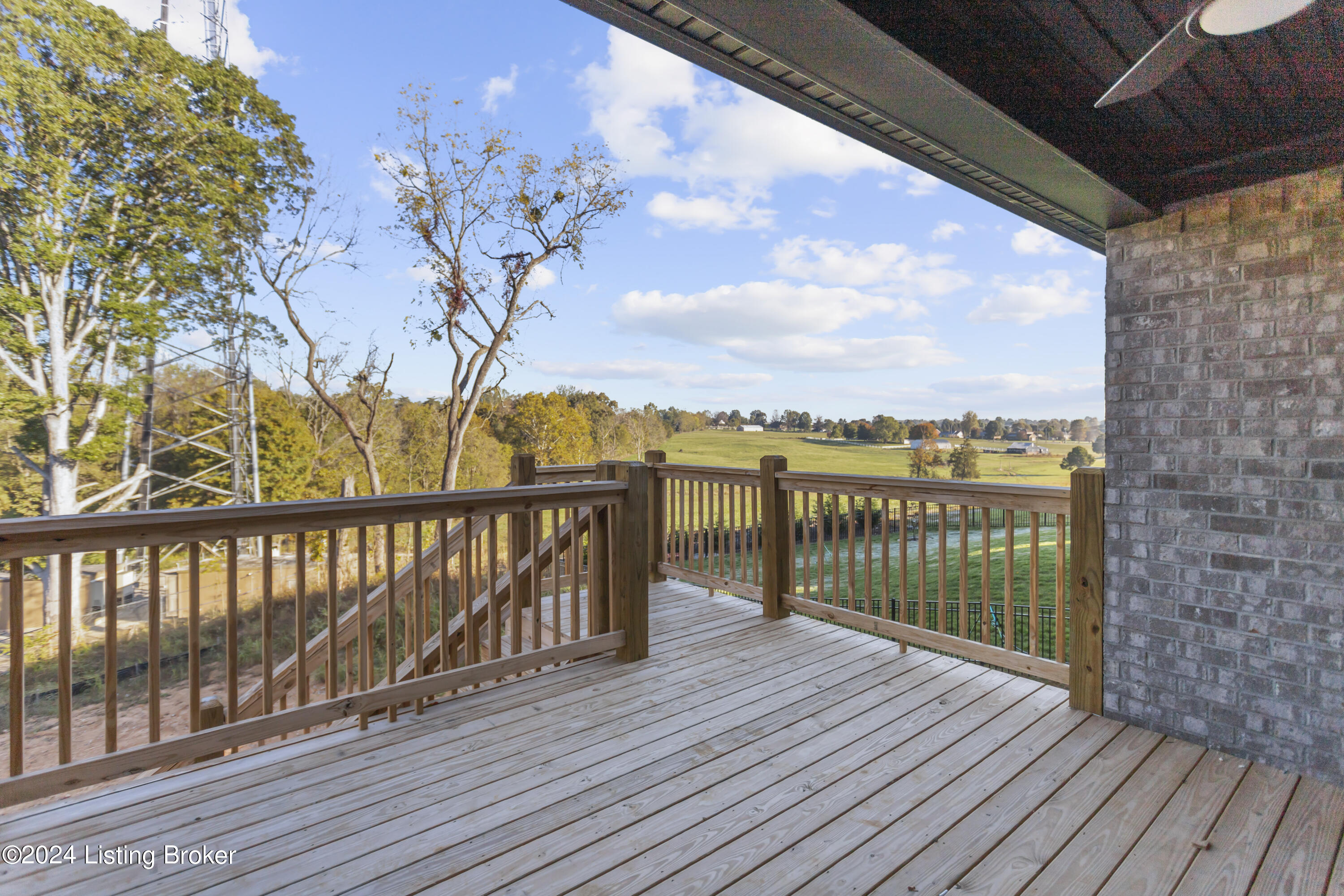 399 Williamsburg Dr