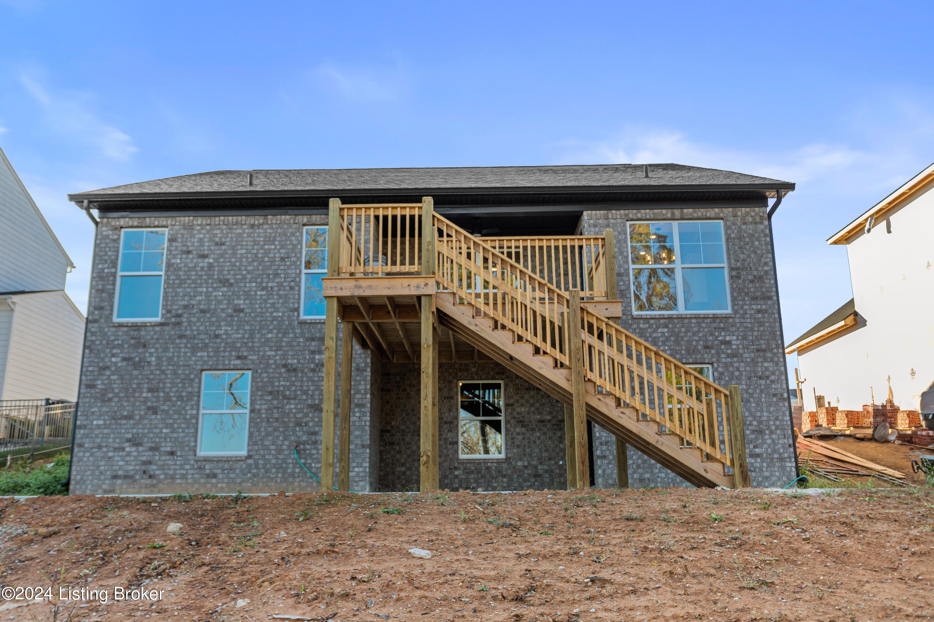 399 Williamsburg Dr