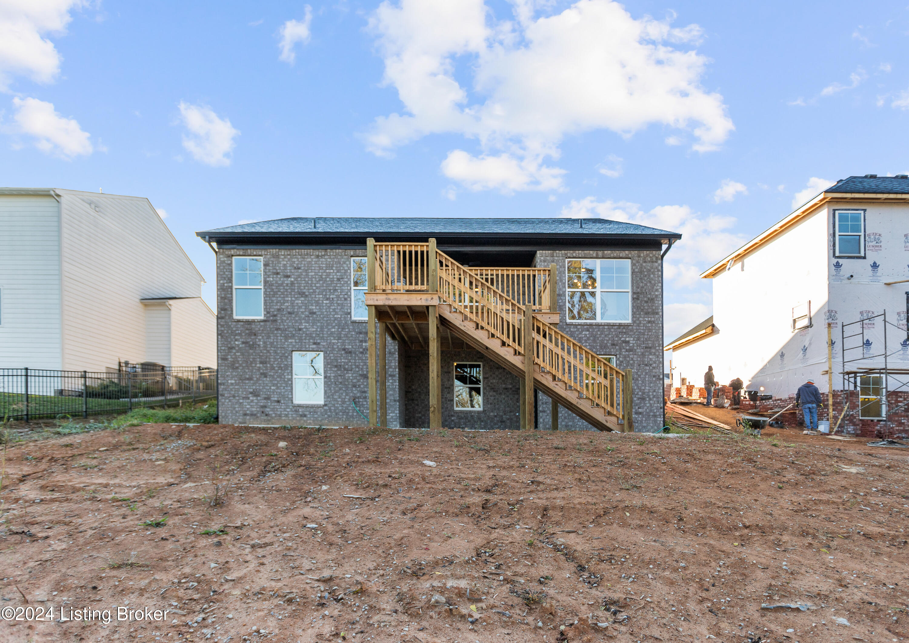 399 Williamsburg Dr