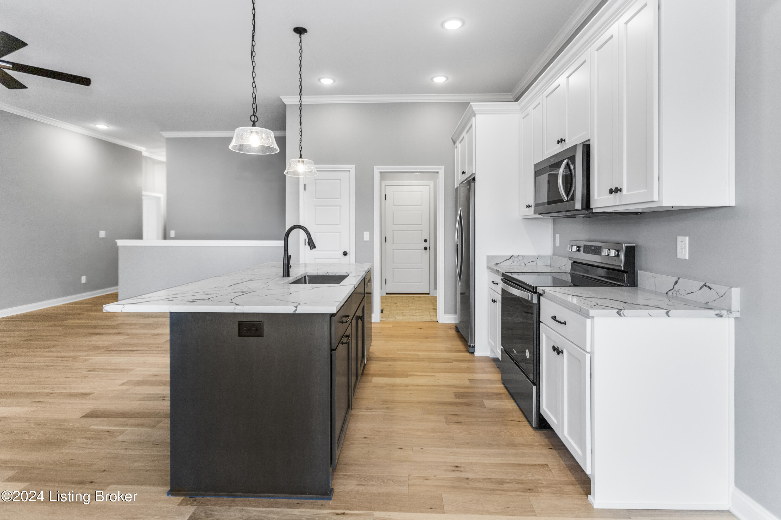 399 Williamsburg Dr