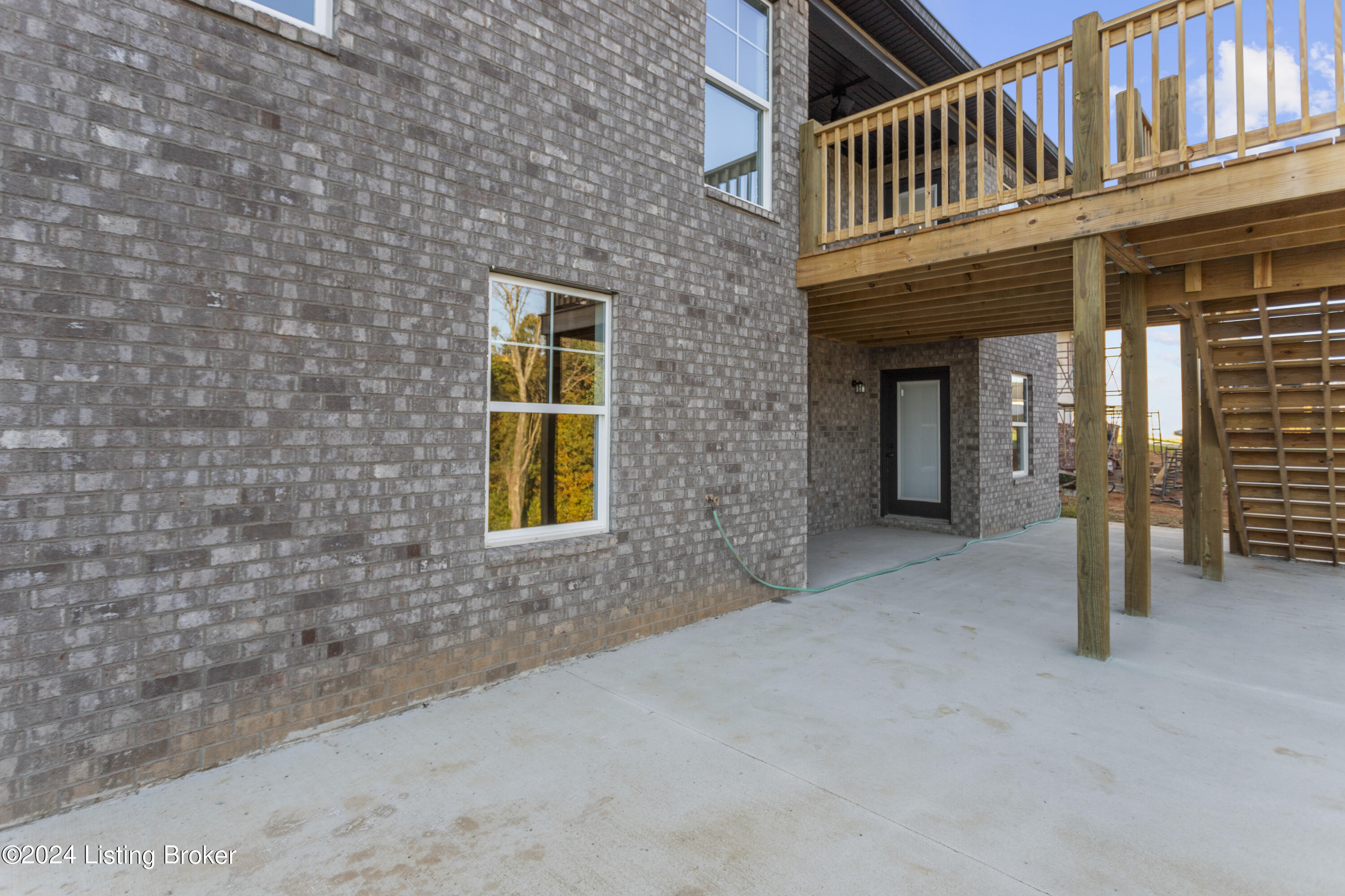 399 Williamsburg Dr
