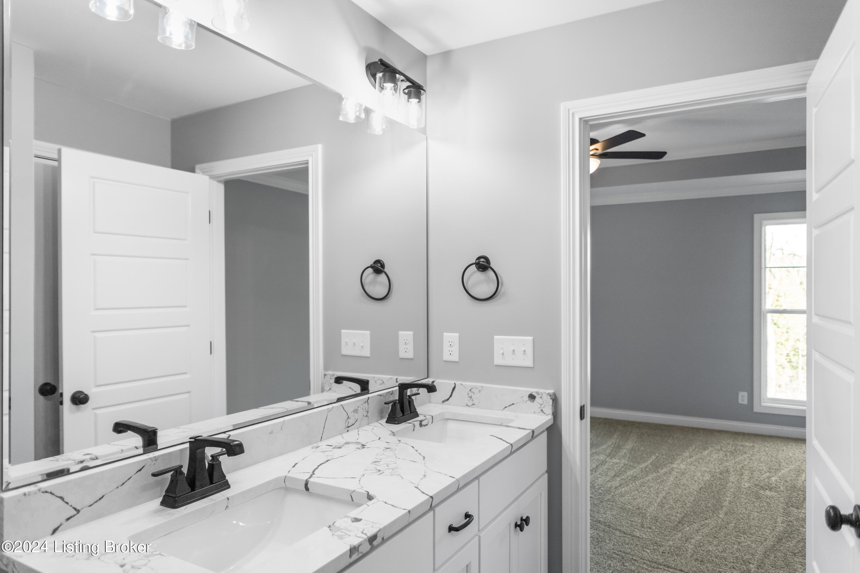 399 Williamsburg Dr