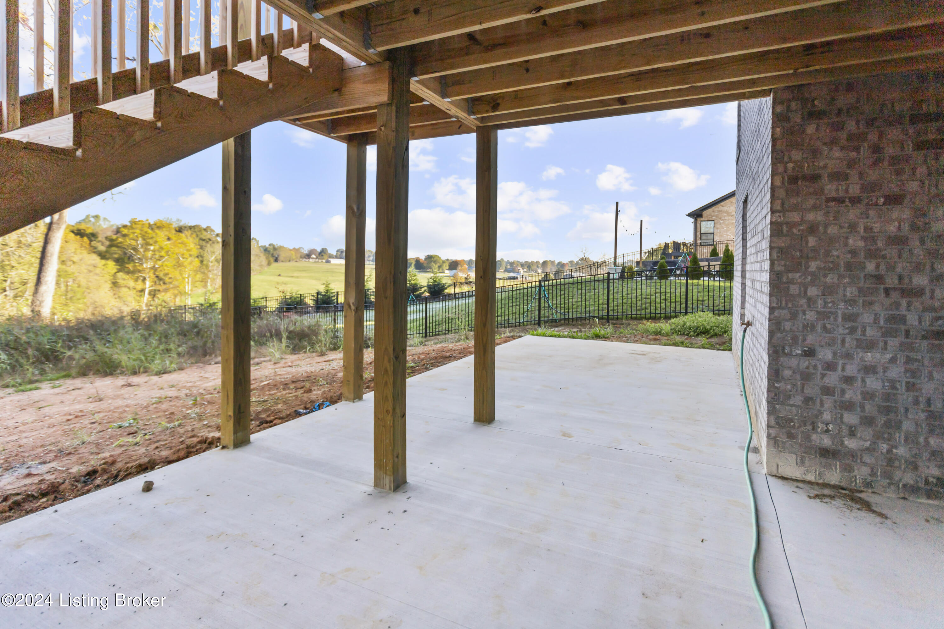 399 Williamsburg Dr