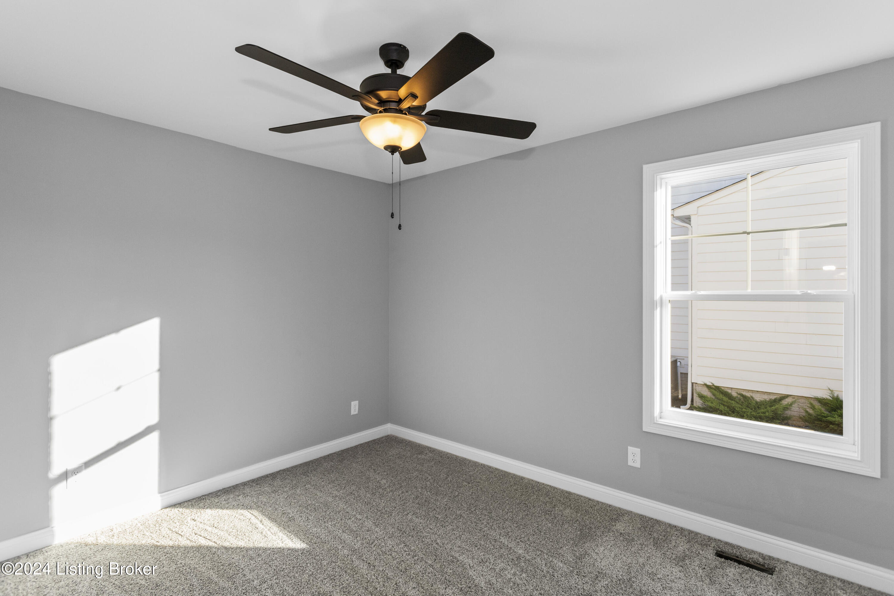 399 Williamsburg Dr