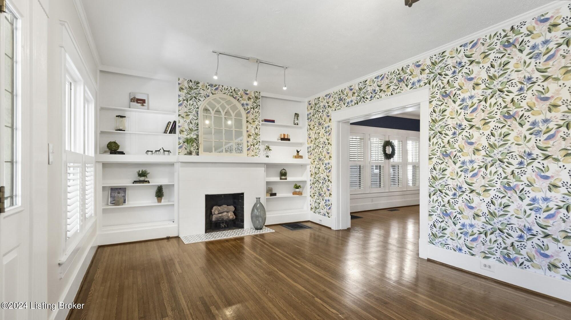 2012 Kenilworth Pl
