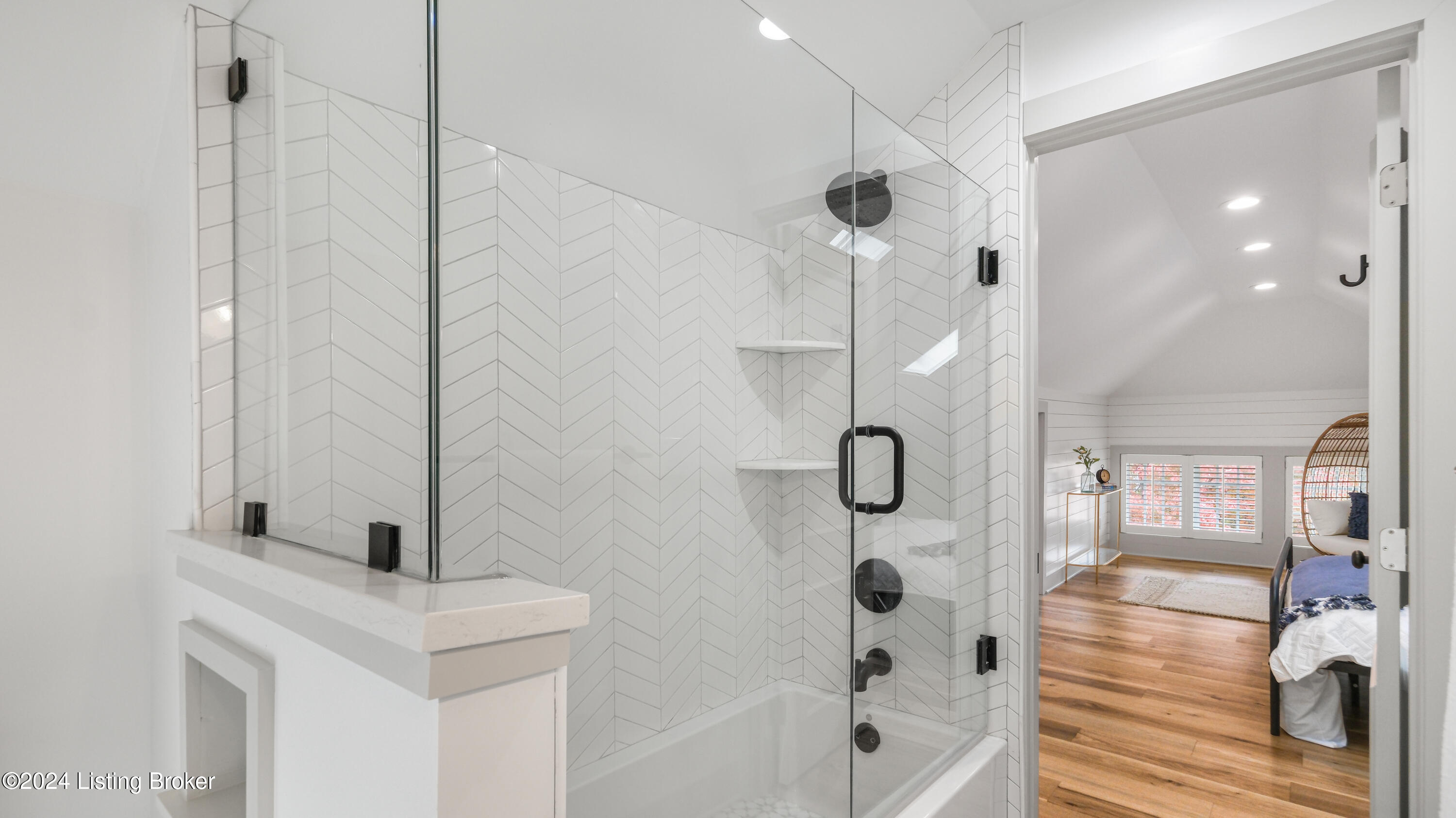 2012 Kenilworth Pl