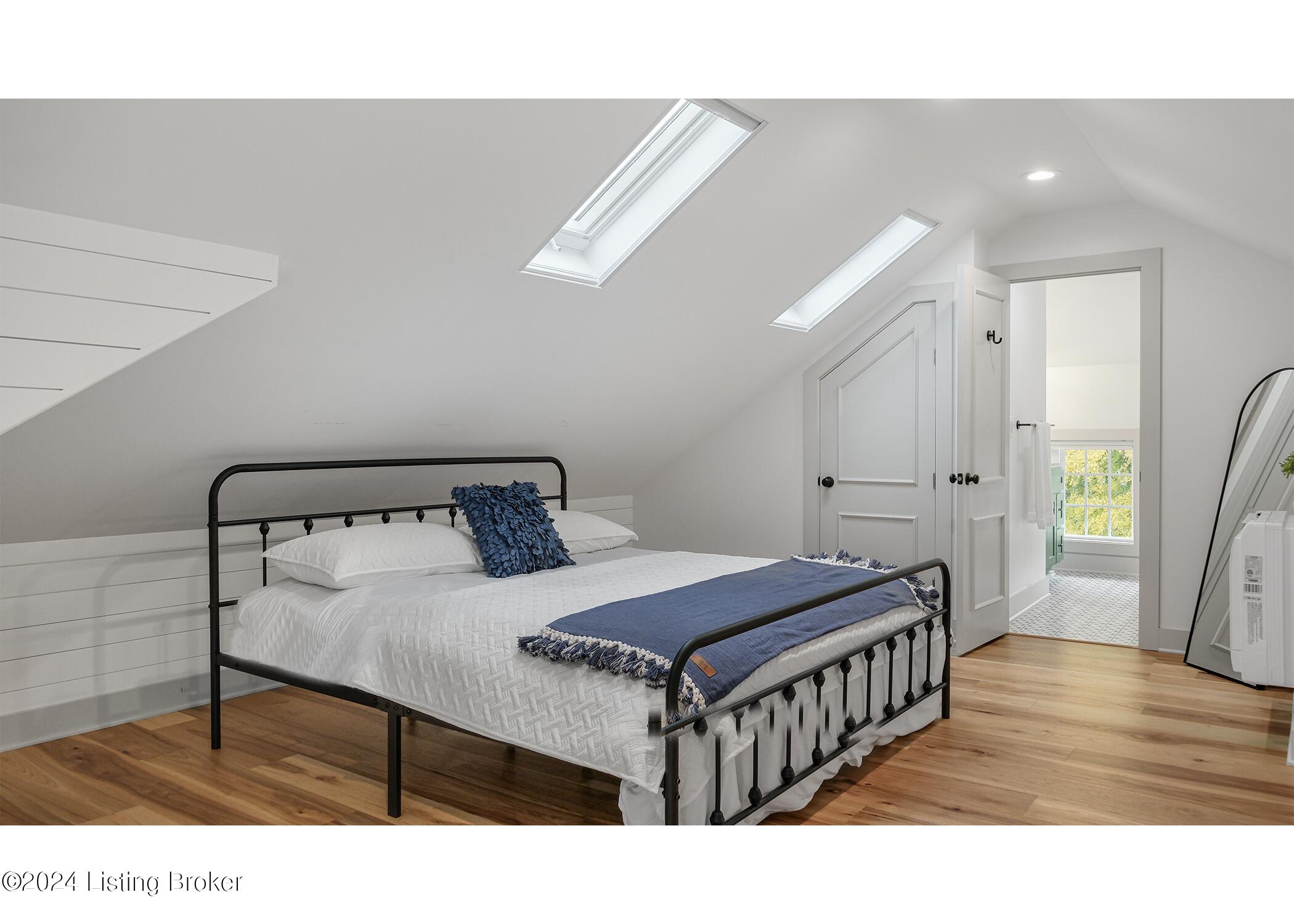 2012 Kenilworth Pl