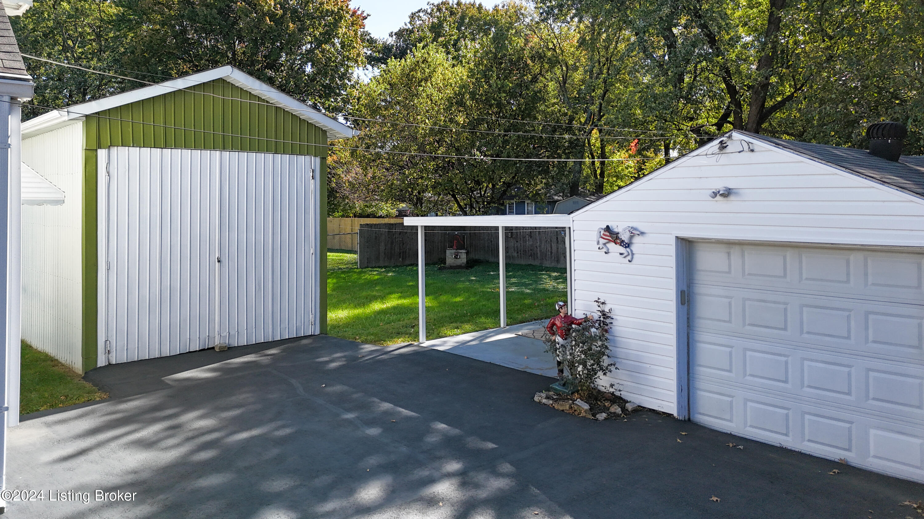 2704 Ralph Ave