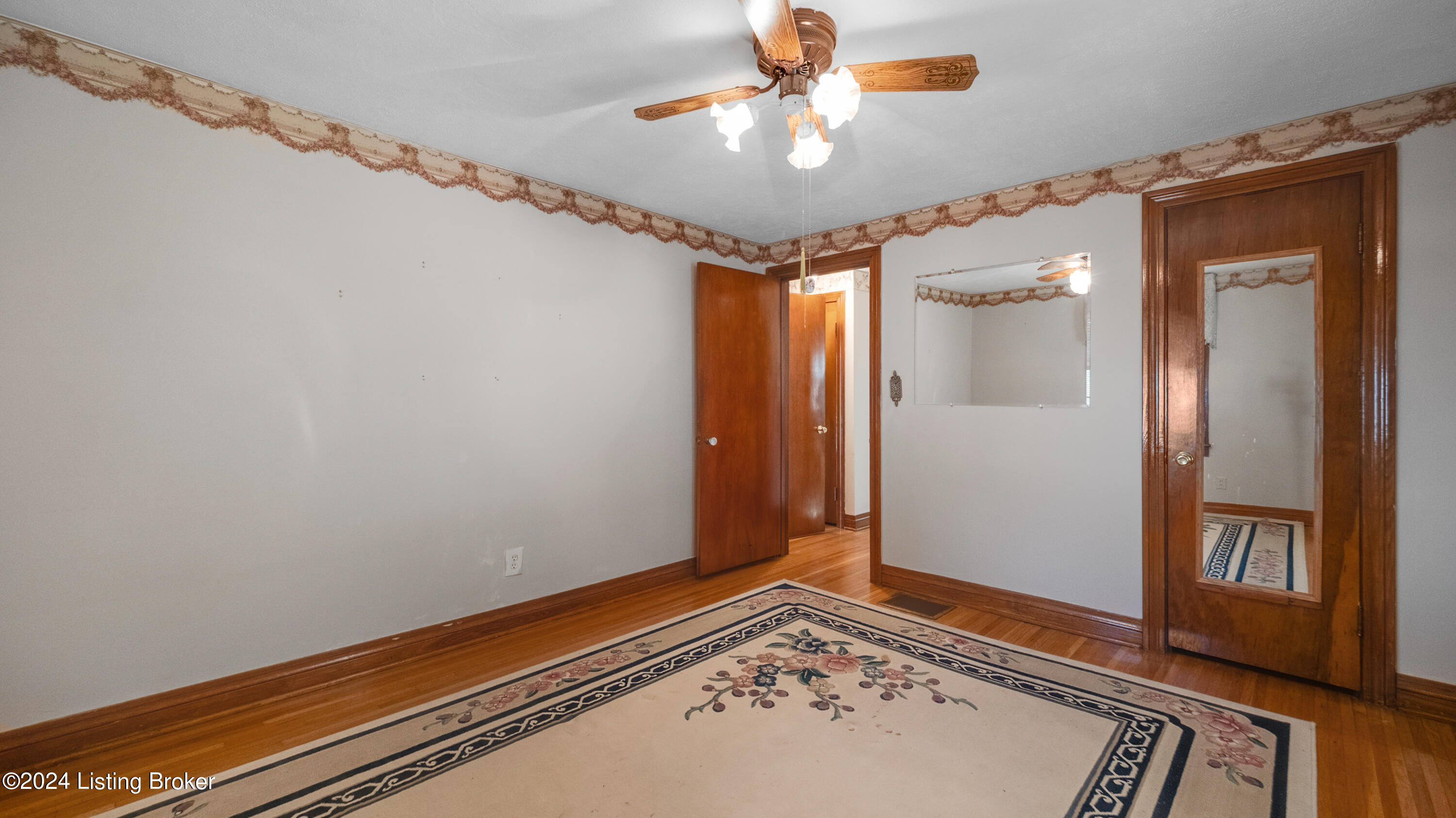 2704 Ralph Ave