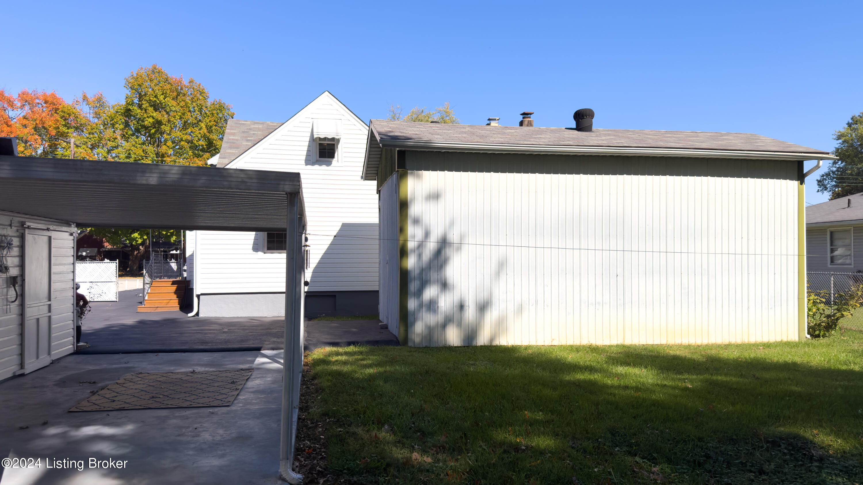 2704 Ralph Ave