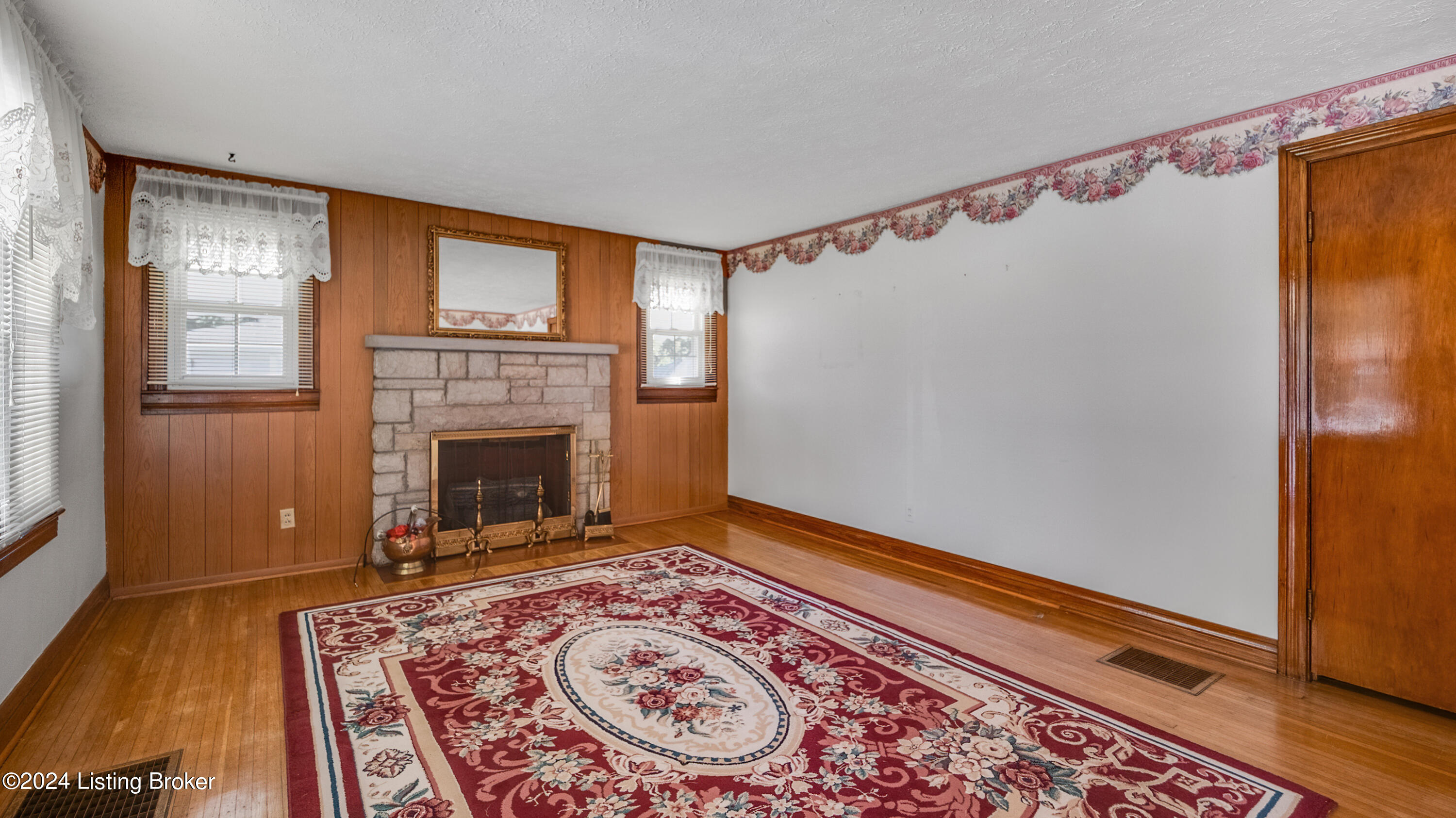 2704 Ralph Ave