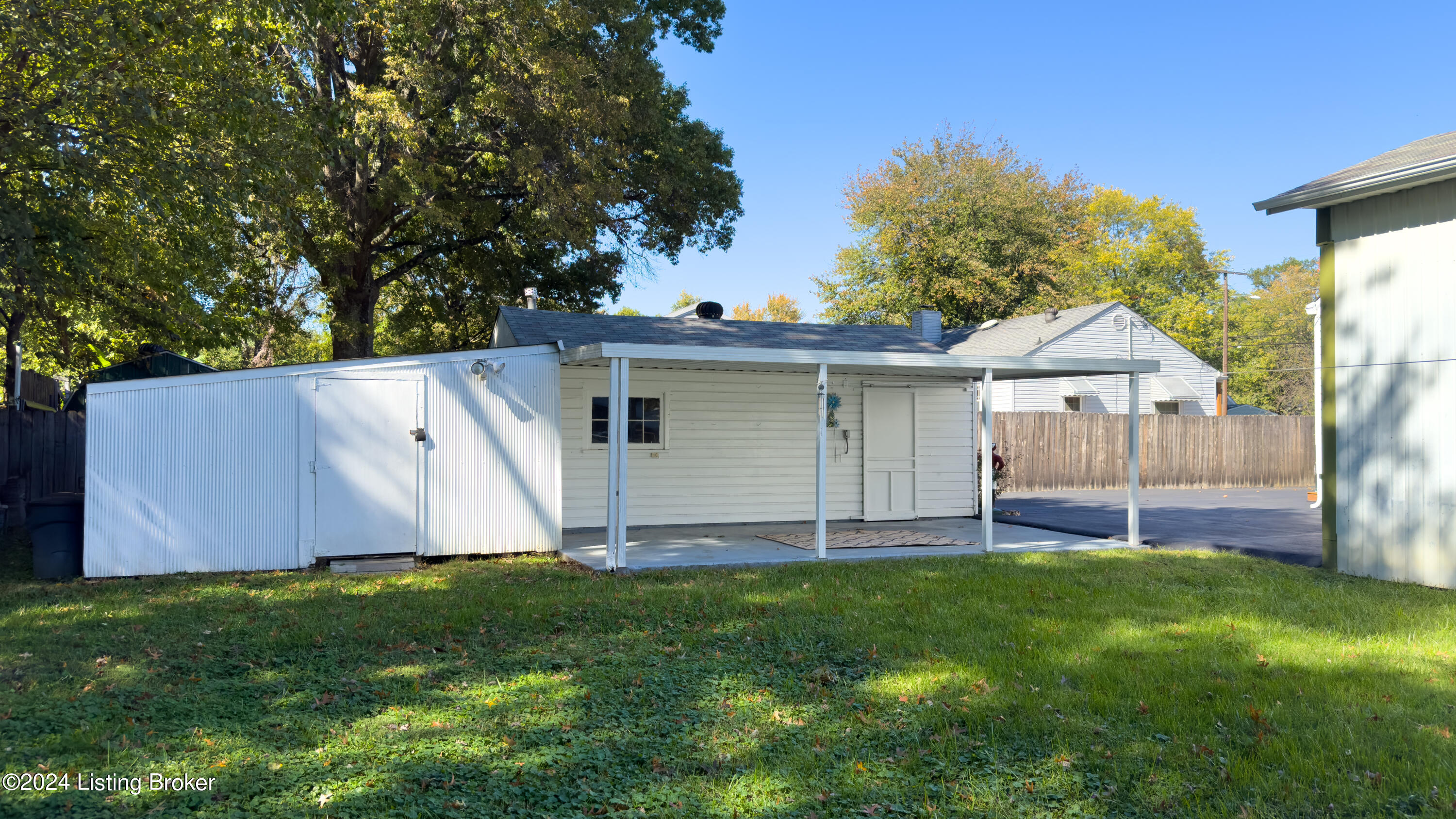 2704 Ralph Ave