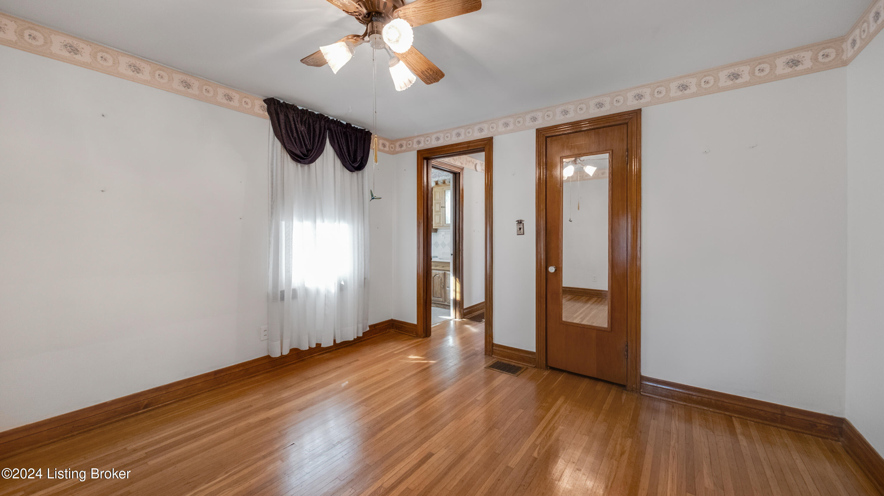 2704 Ralph Ave