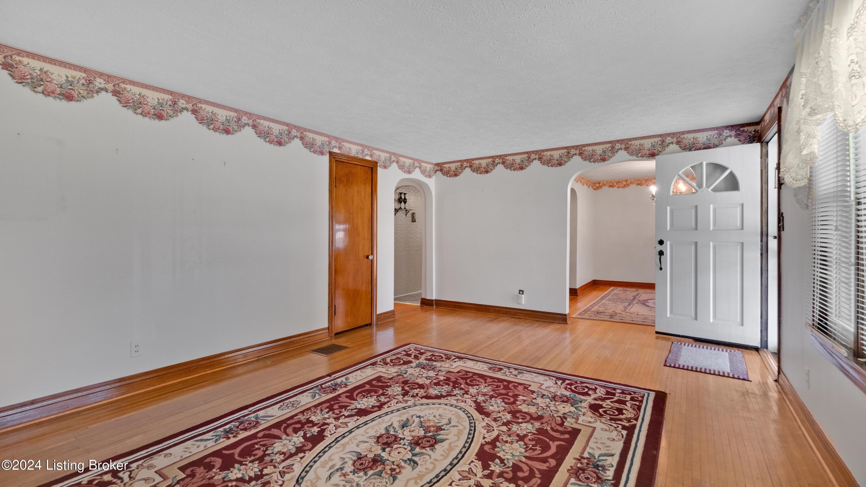 2704 Ralph Ave