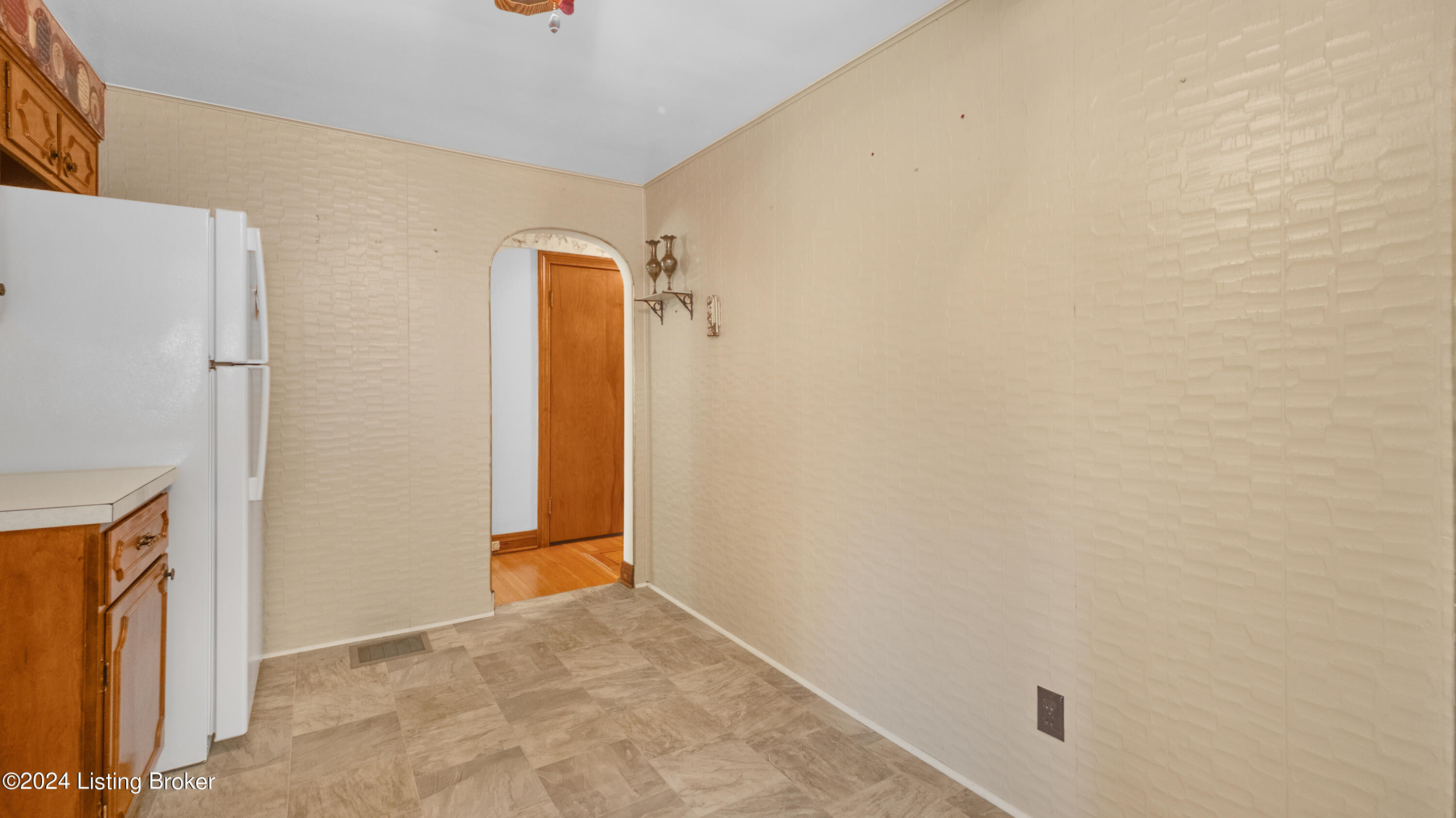 2704 Ralph Ave