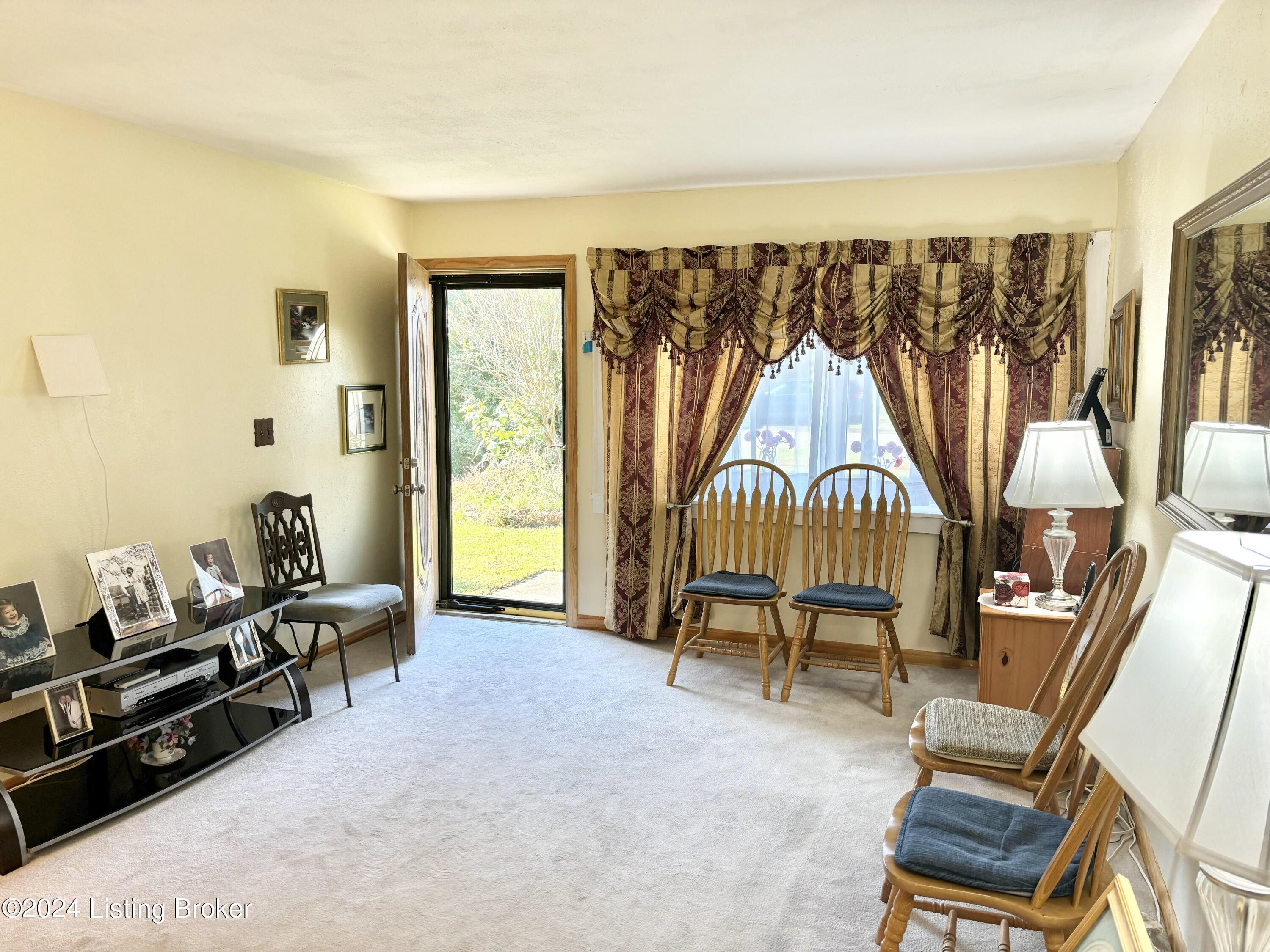 7211 Betsy Ross Dr