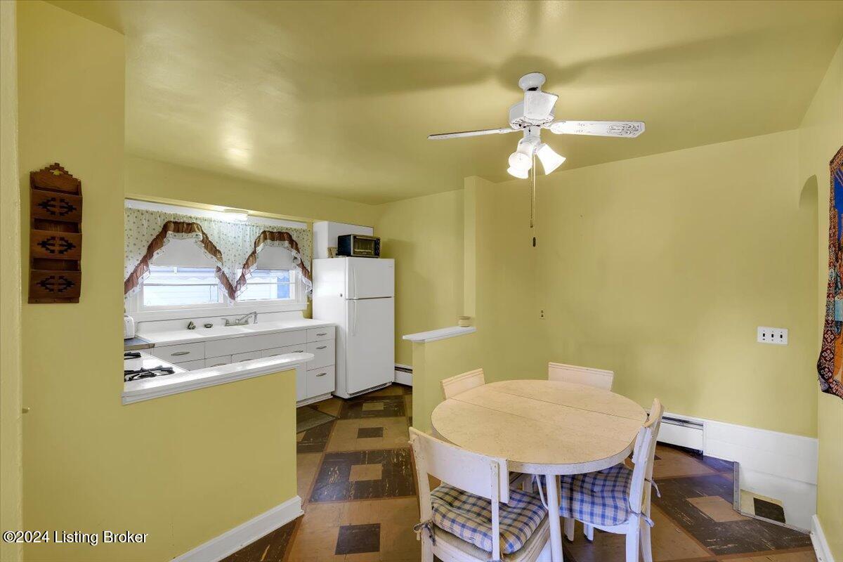 1047 Wagner Ave