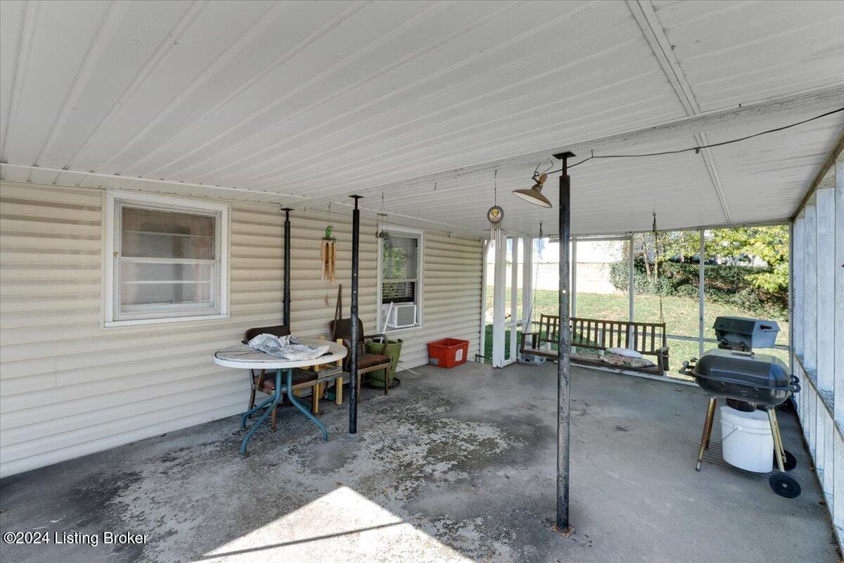 1047 Wagner Ave
