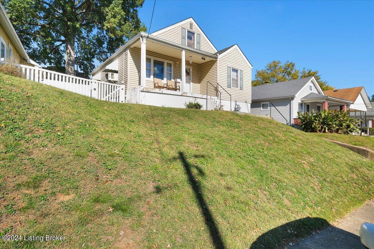1047 Wagner Ave