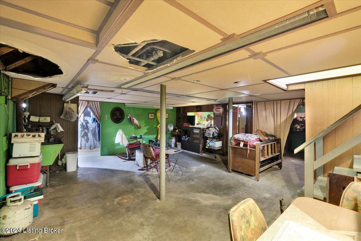 1047 Wagner Ave