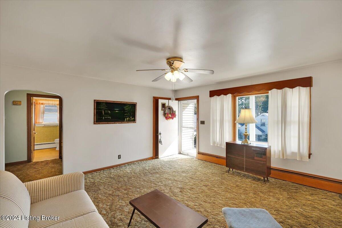 1047 Wagner Ave