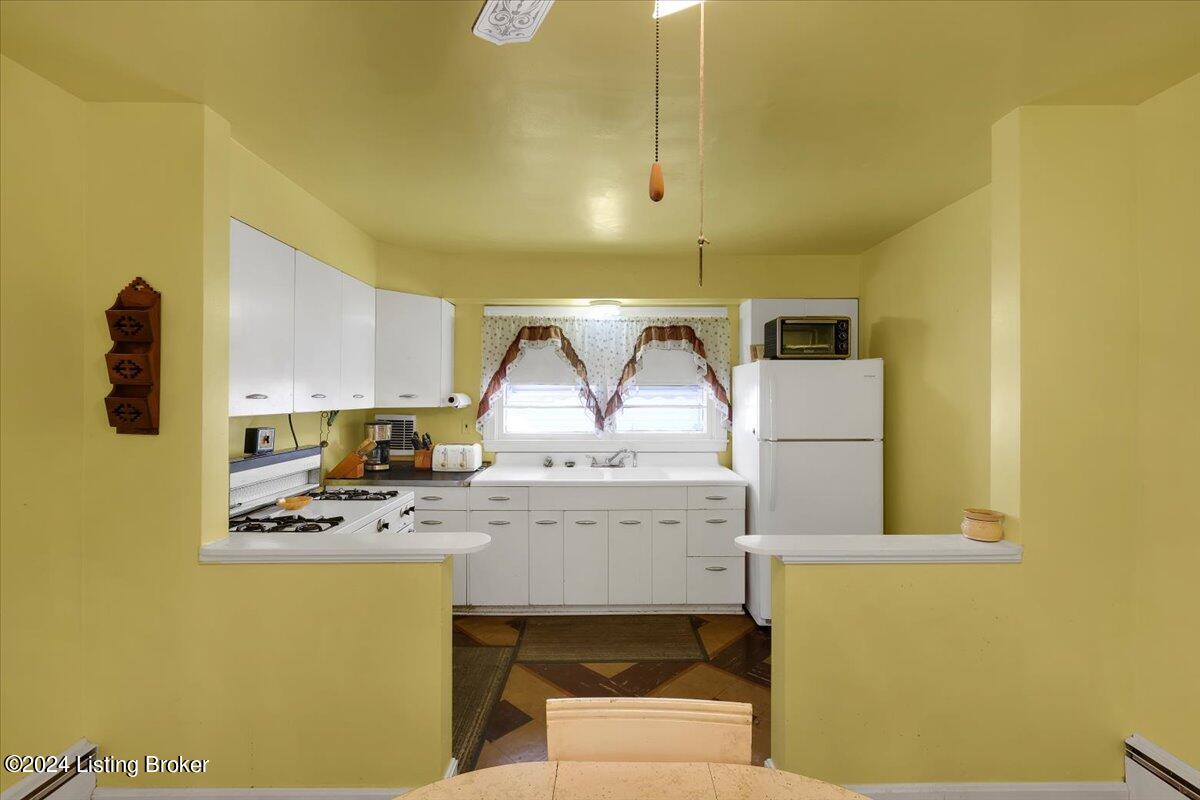 1047 Wagner Ave