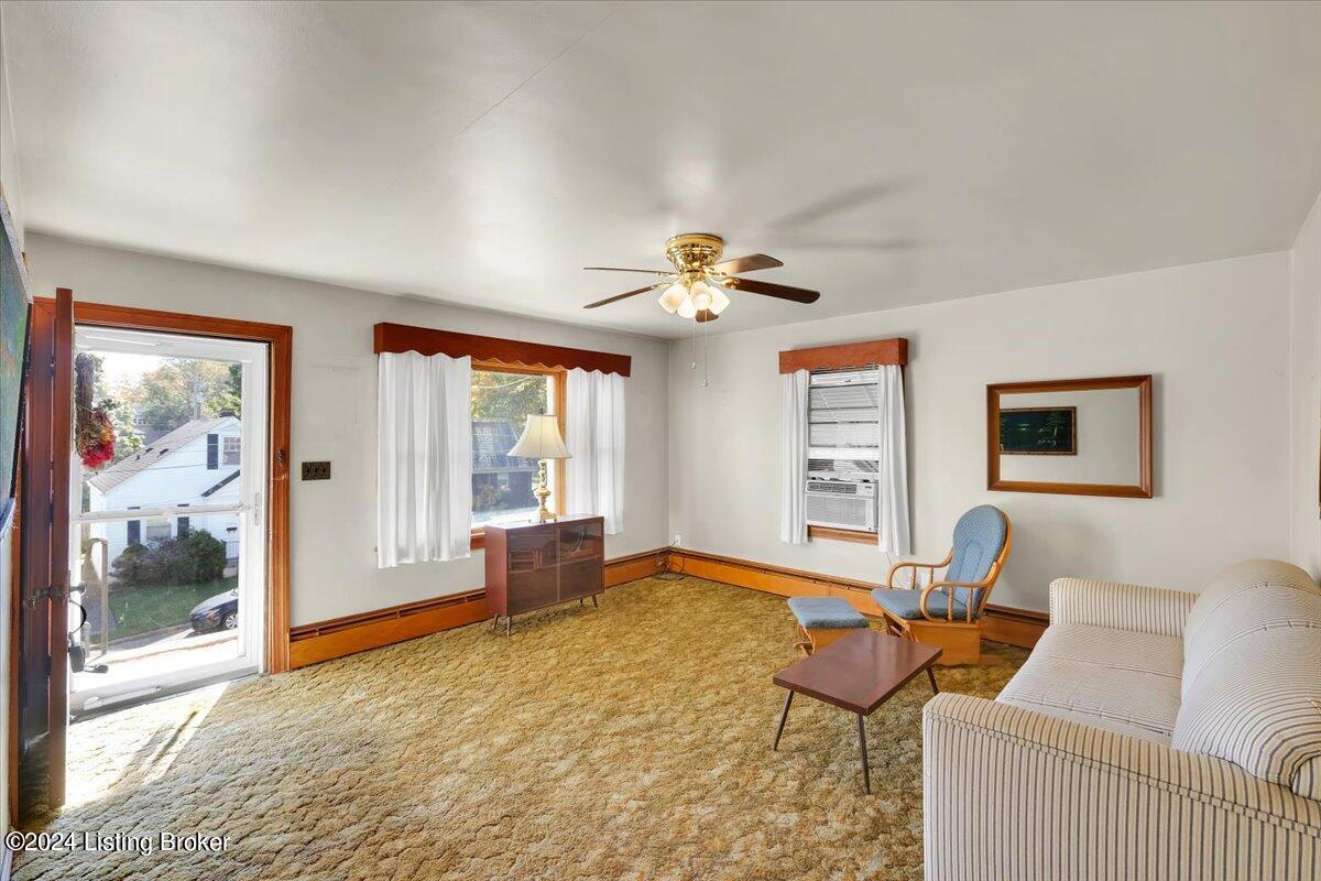 1047 Wagner Ave