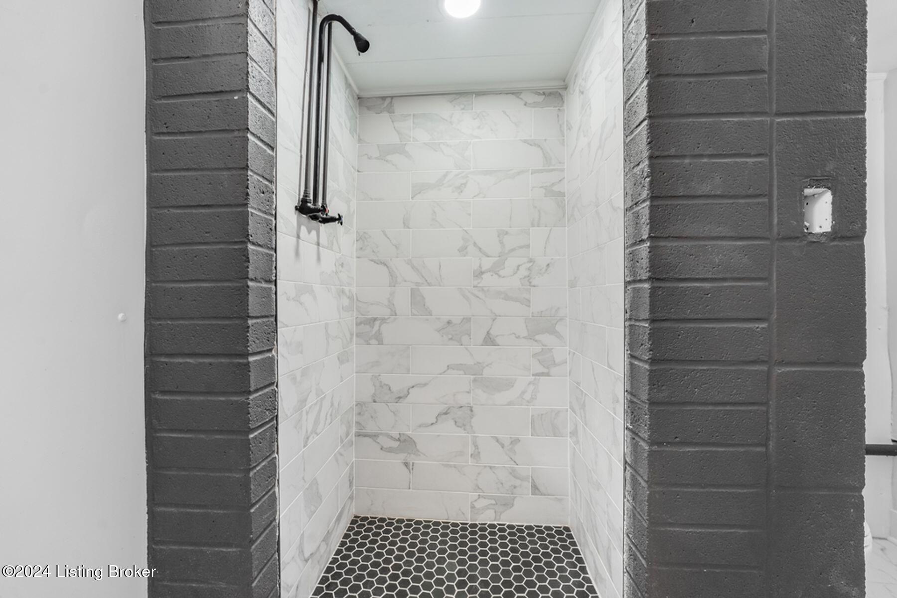 2603 Veronica Dr