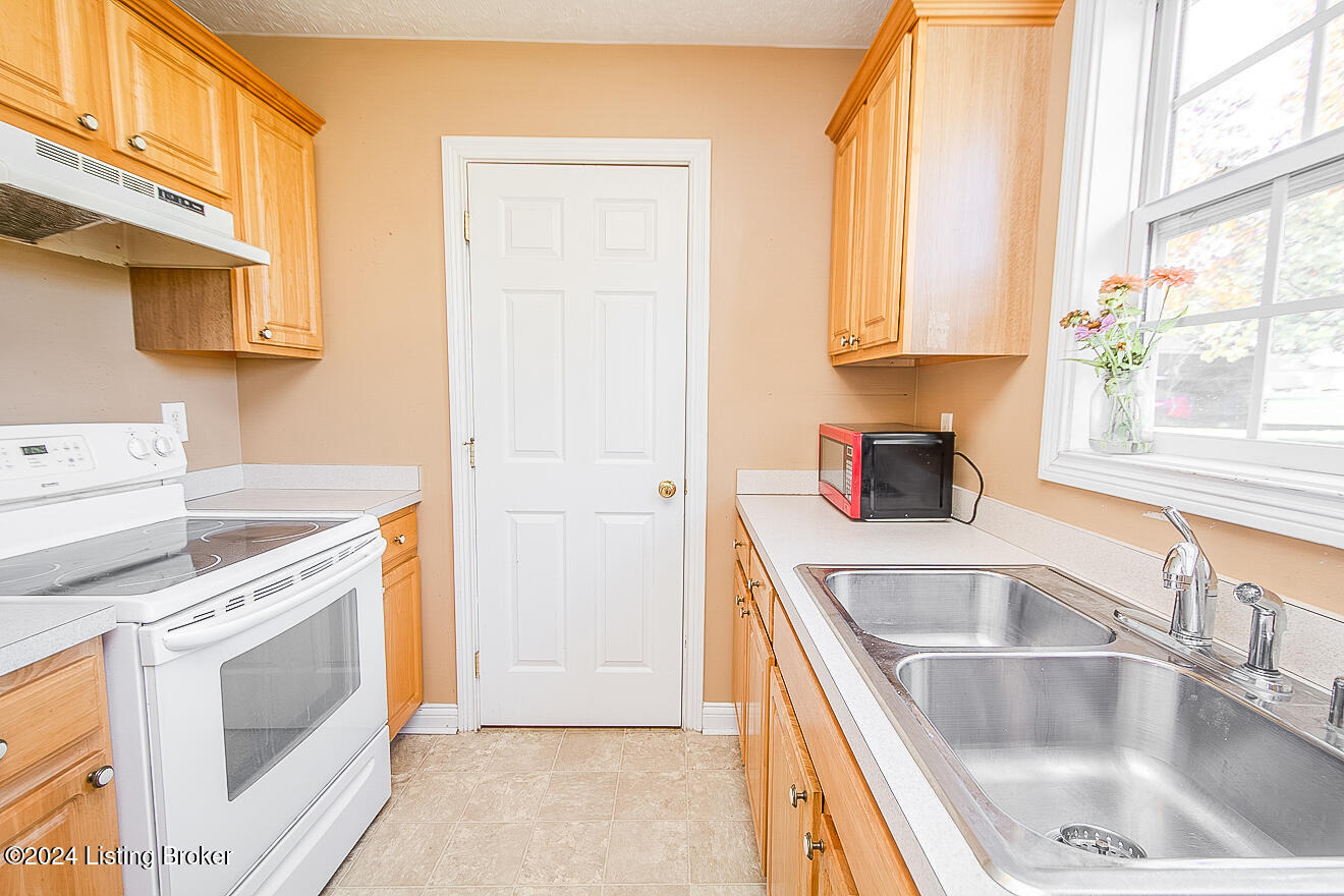 110 Tulip Dr
