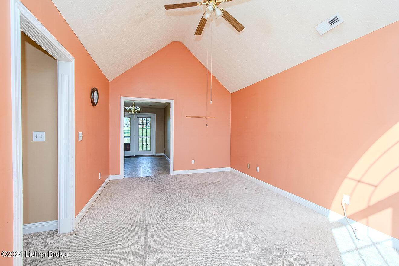 110 Tulip Dr