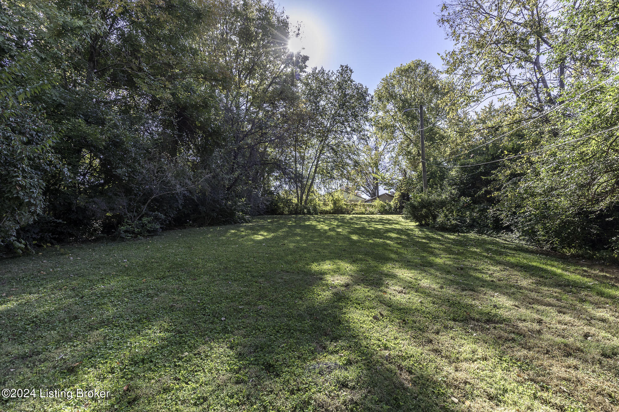2118 Lakeside Dr