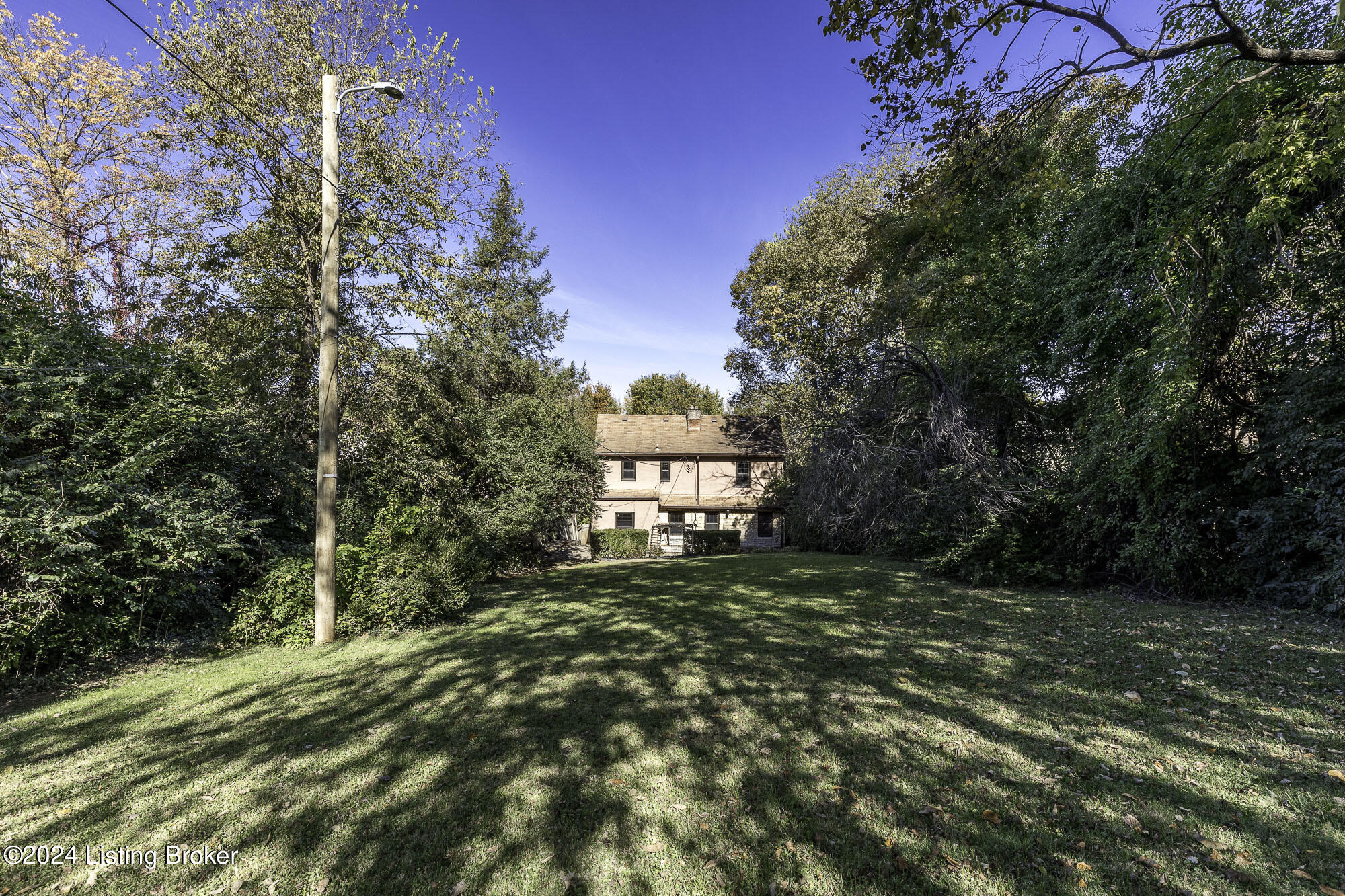 2118 Lakeside Dr