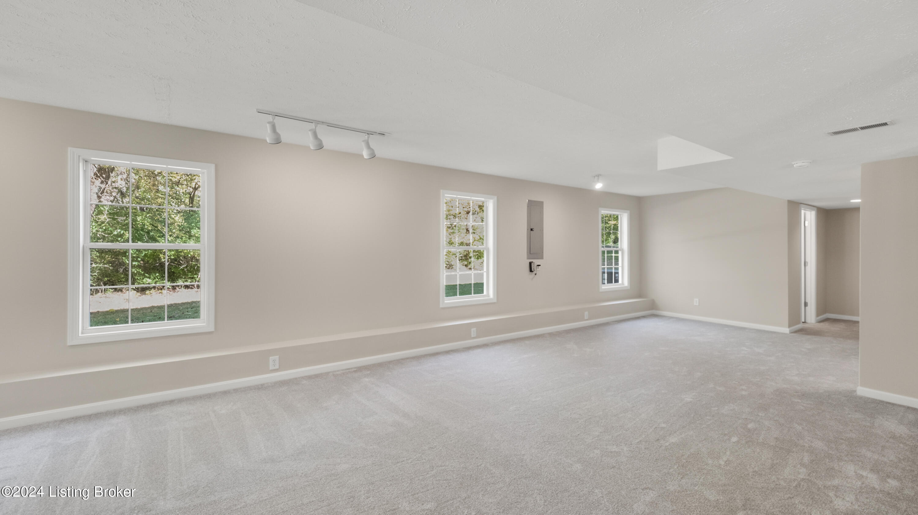 7808 Briarwood Dr