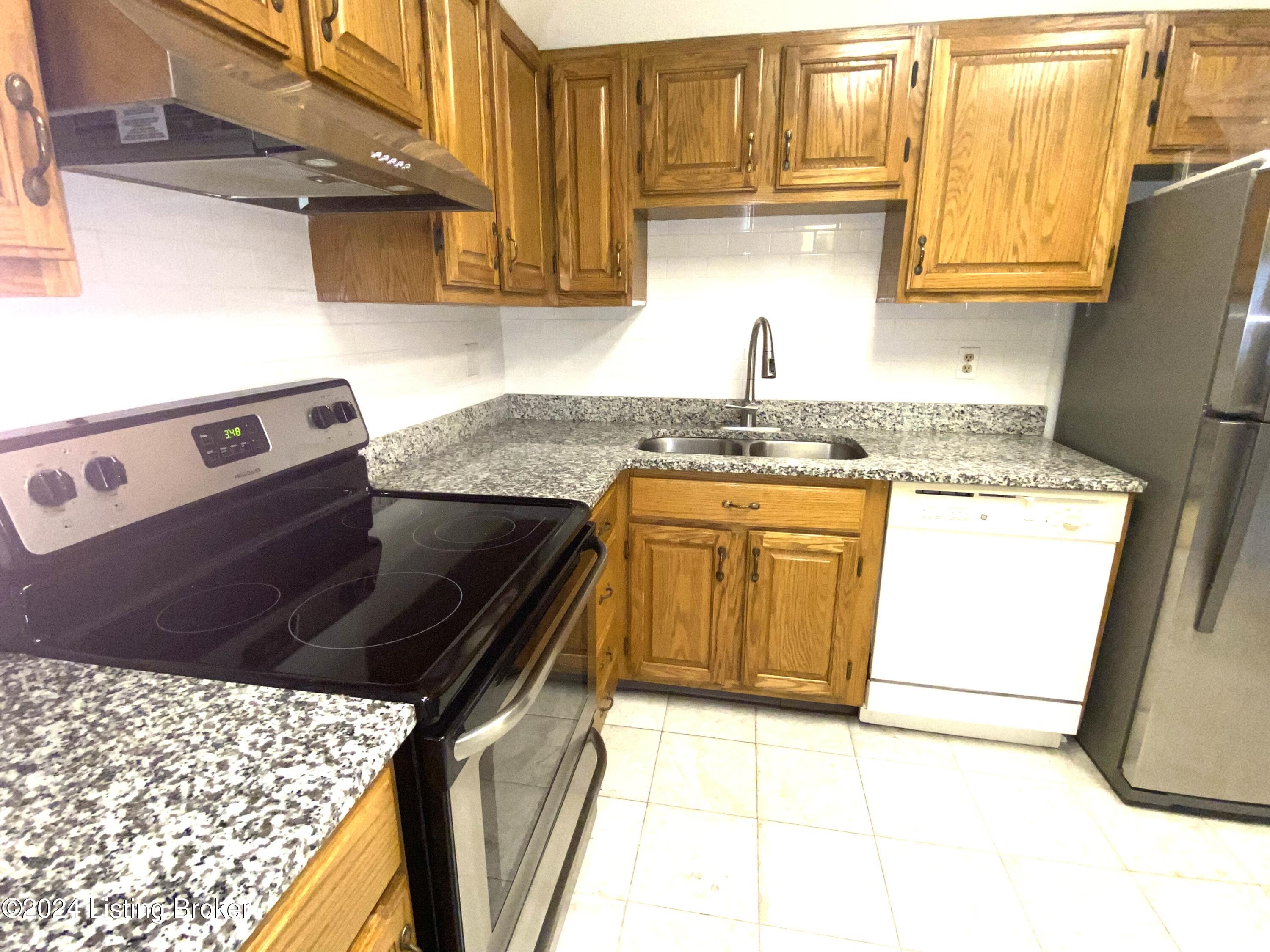 319 El Conquistador Pl