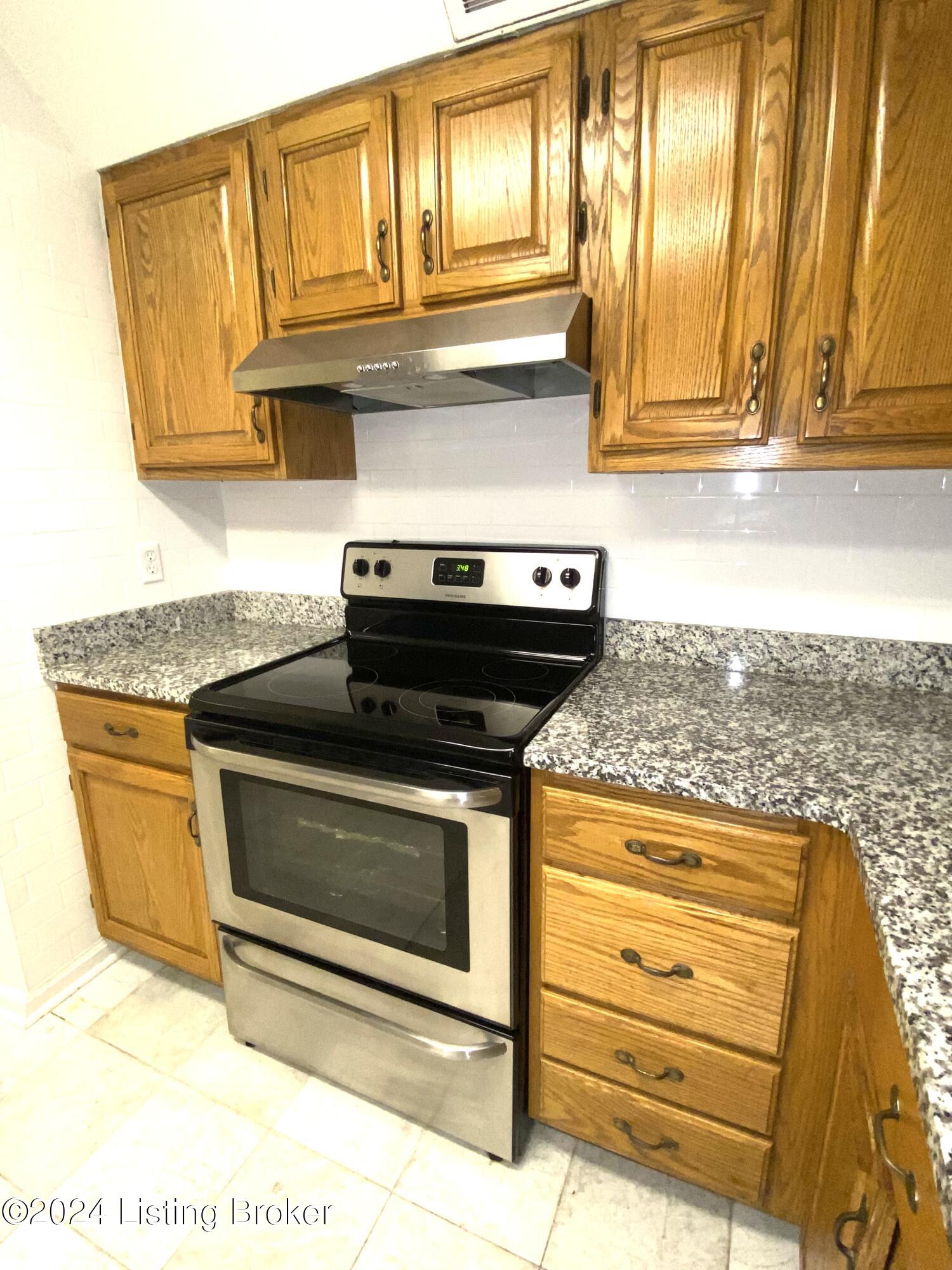 319 El Conquistador Pl