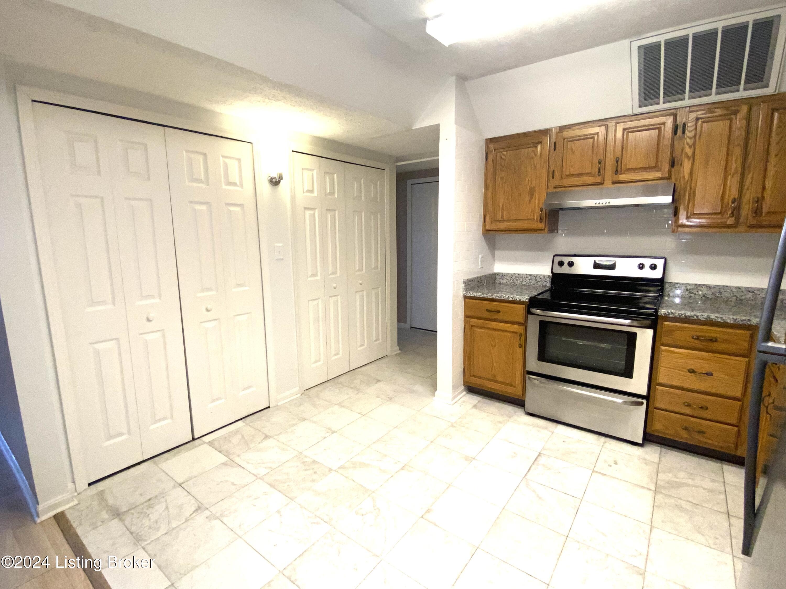 319 El Conquistador Pl