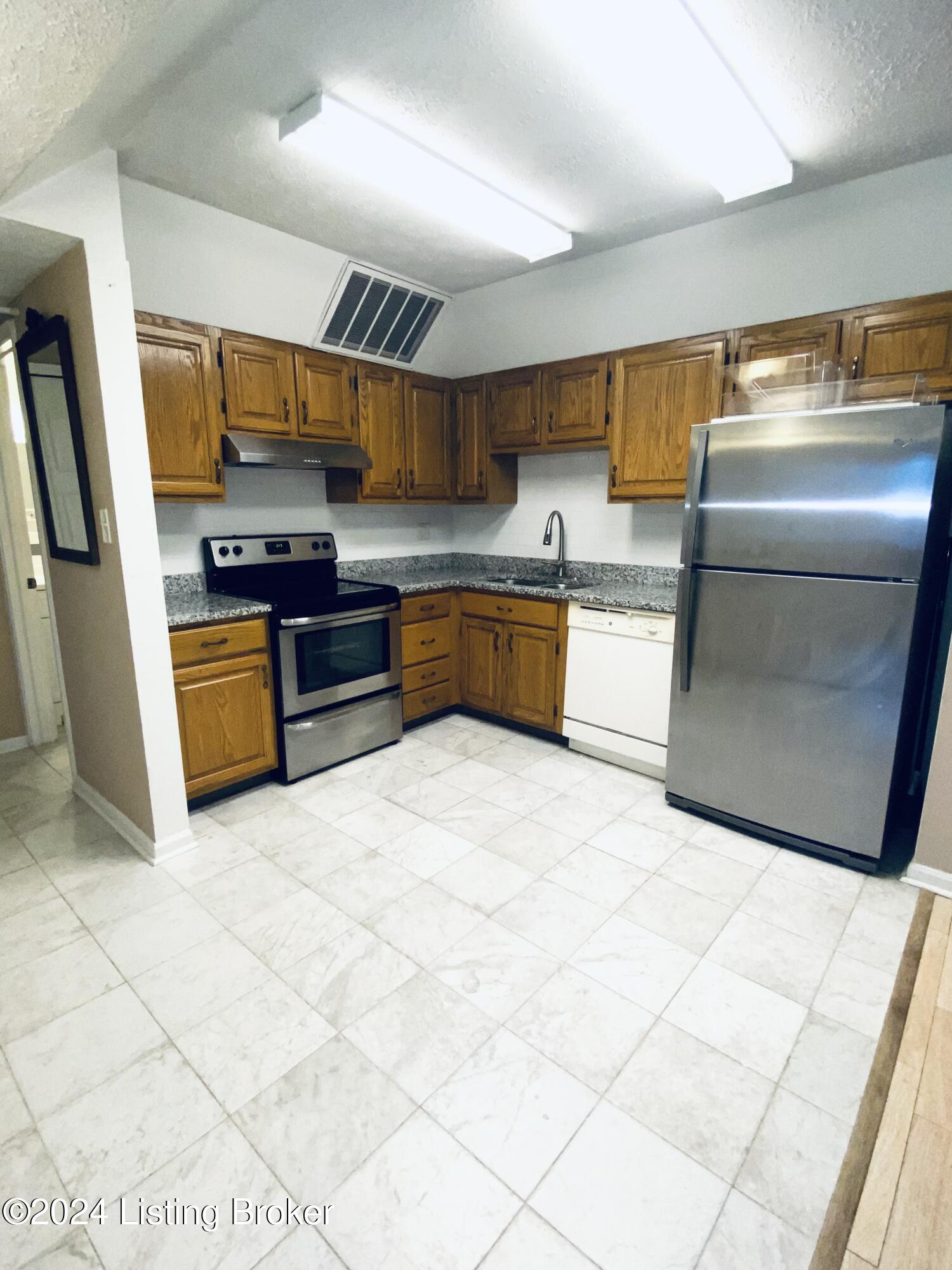 319 El Conquistador Pl