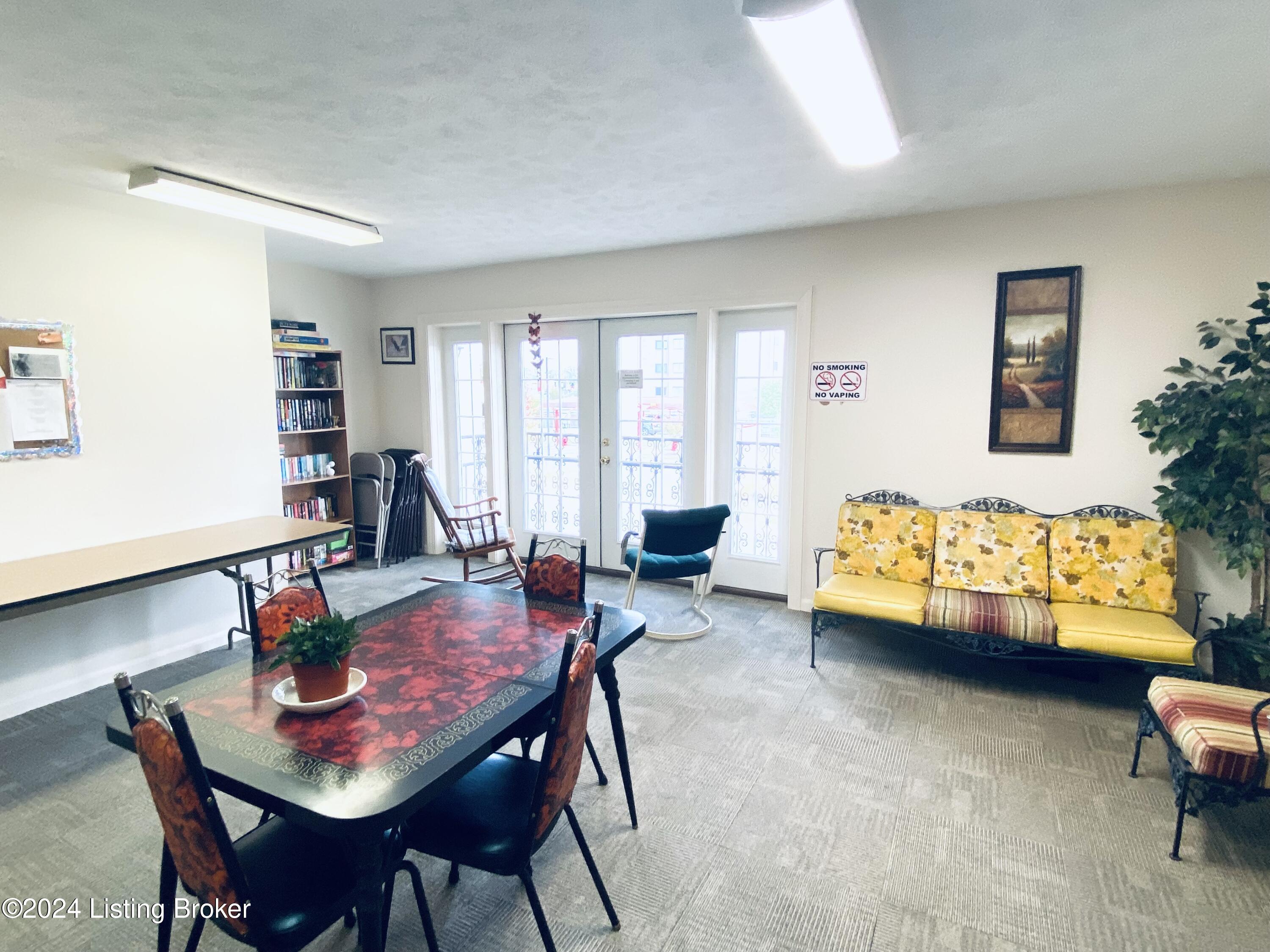 319 El Conquistador Pl
