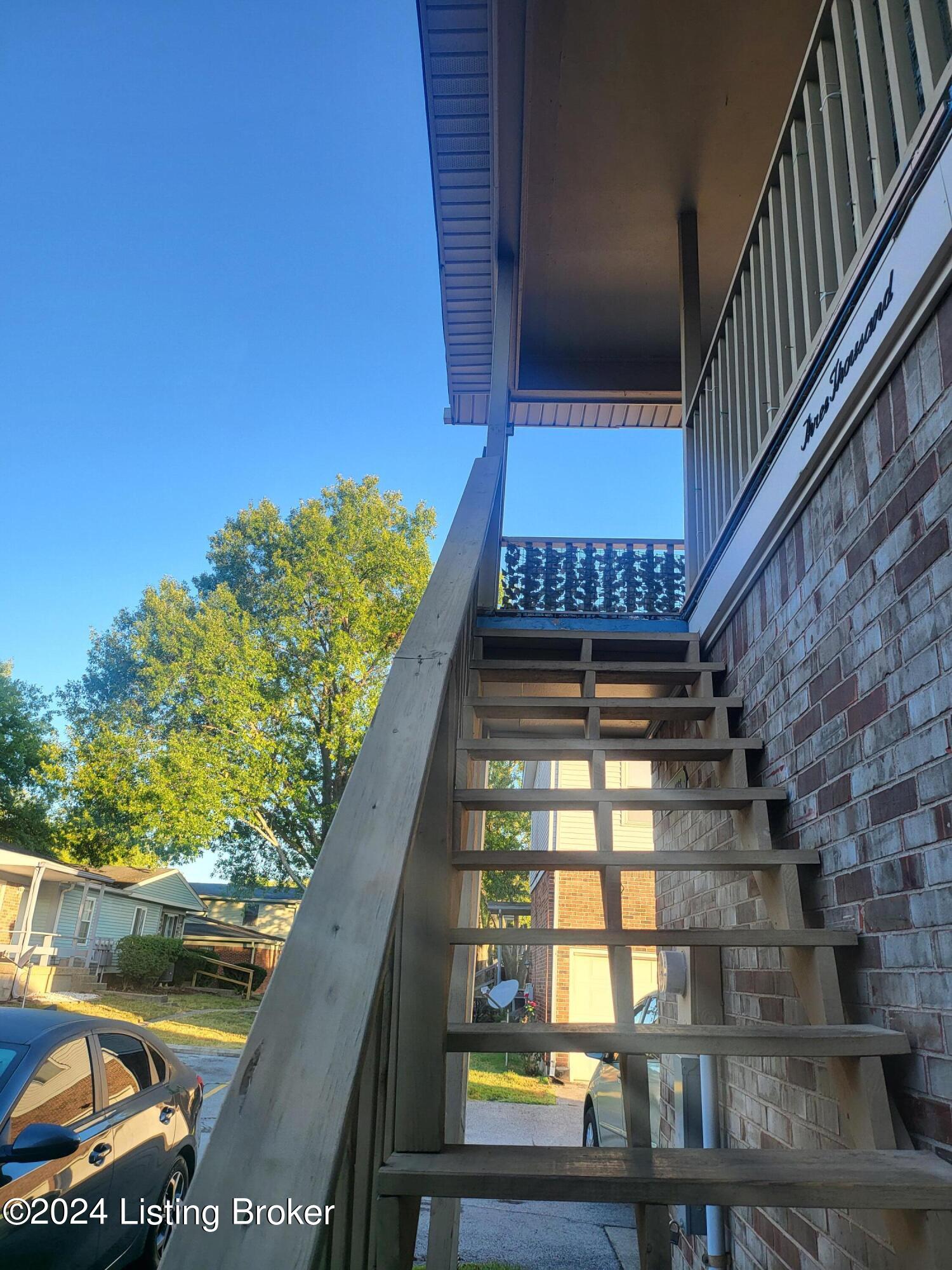 3000 Treeview Ct