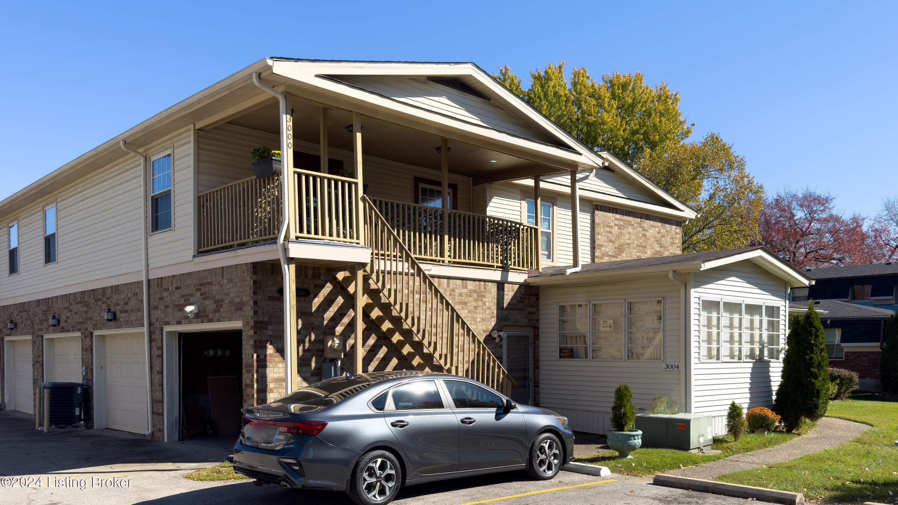 3000 Treeview Ct