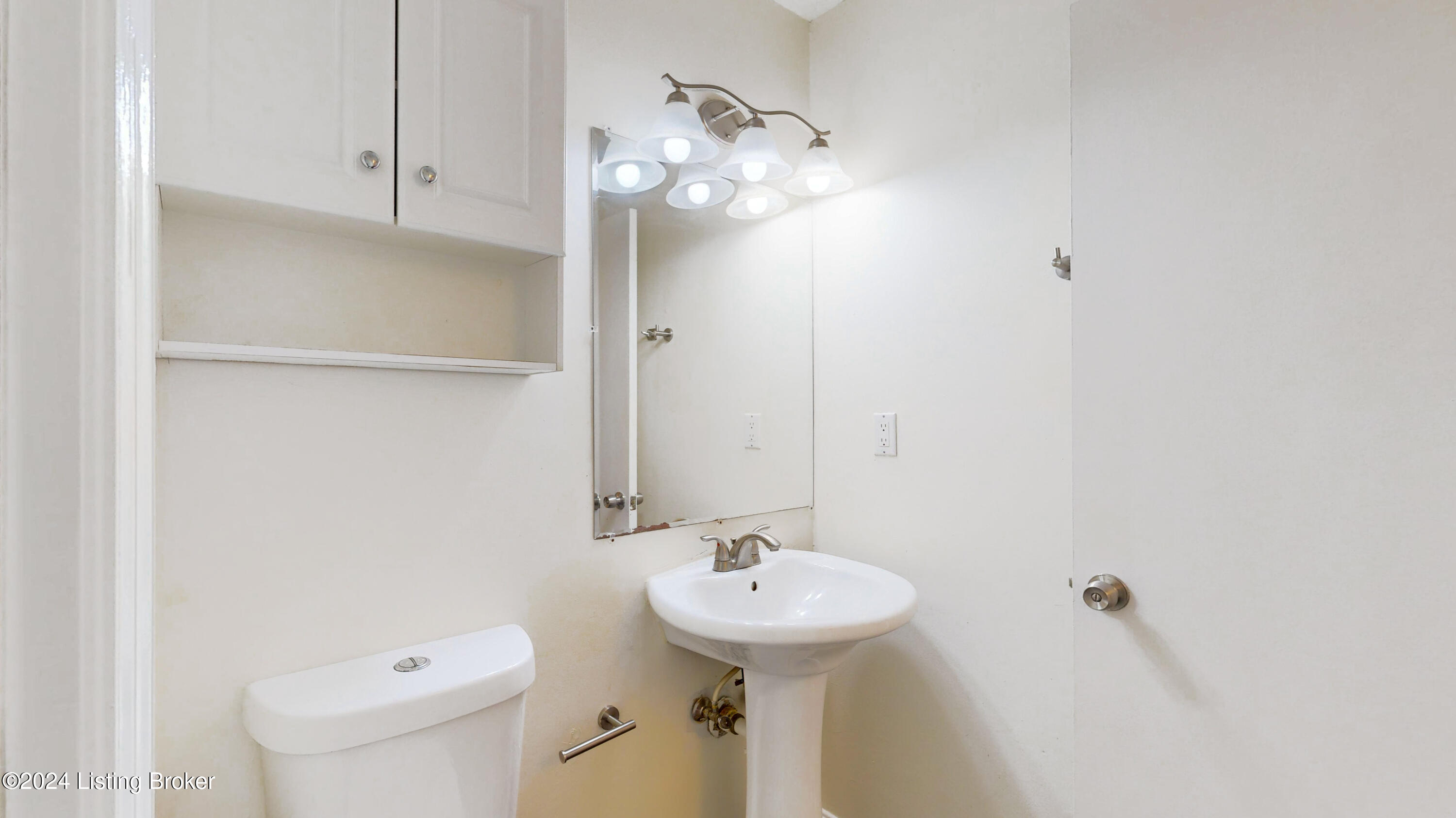 3000 Treeview Ct