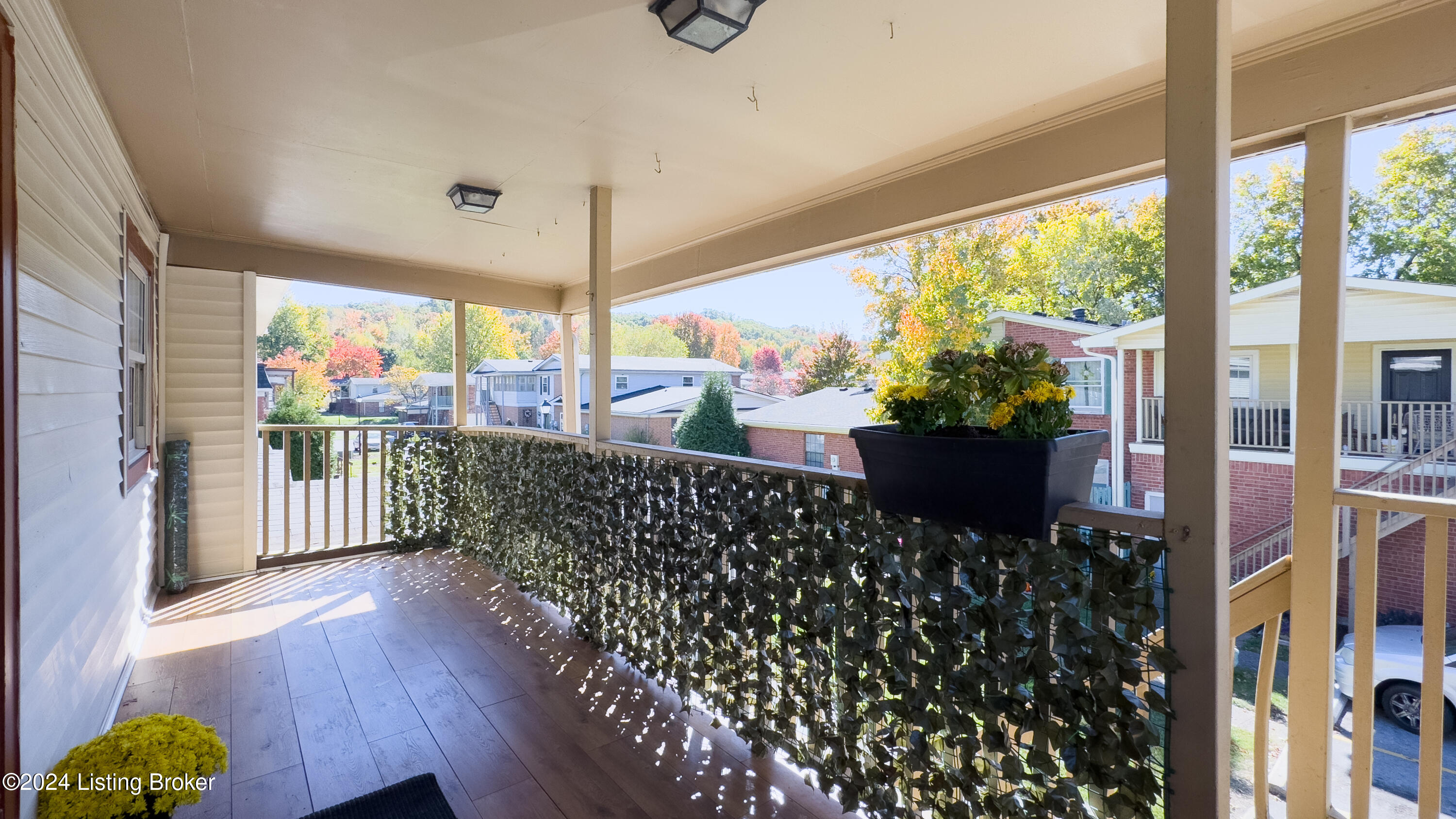 3000 Treeview Ct