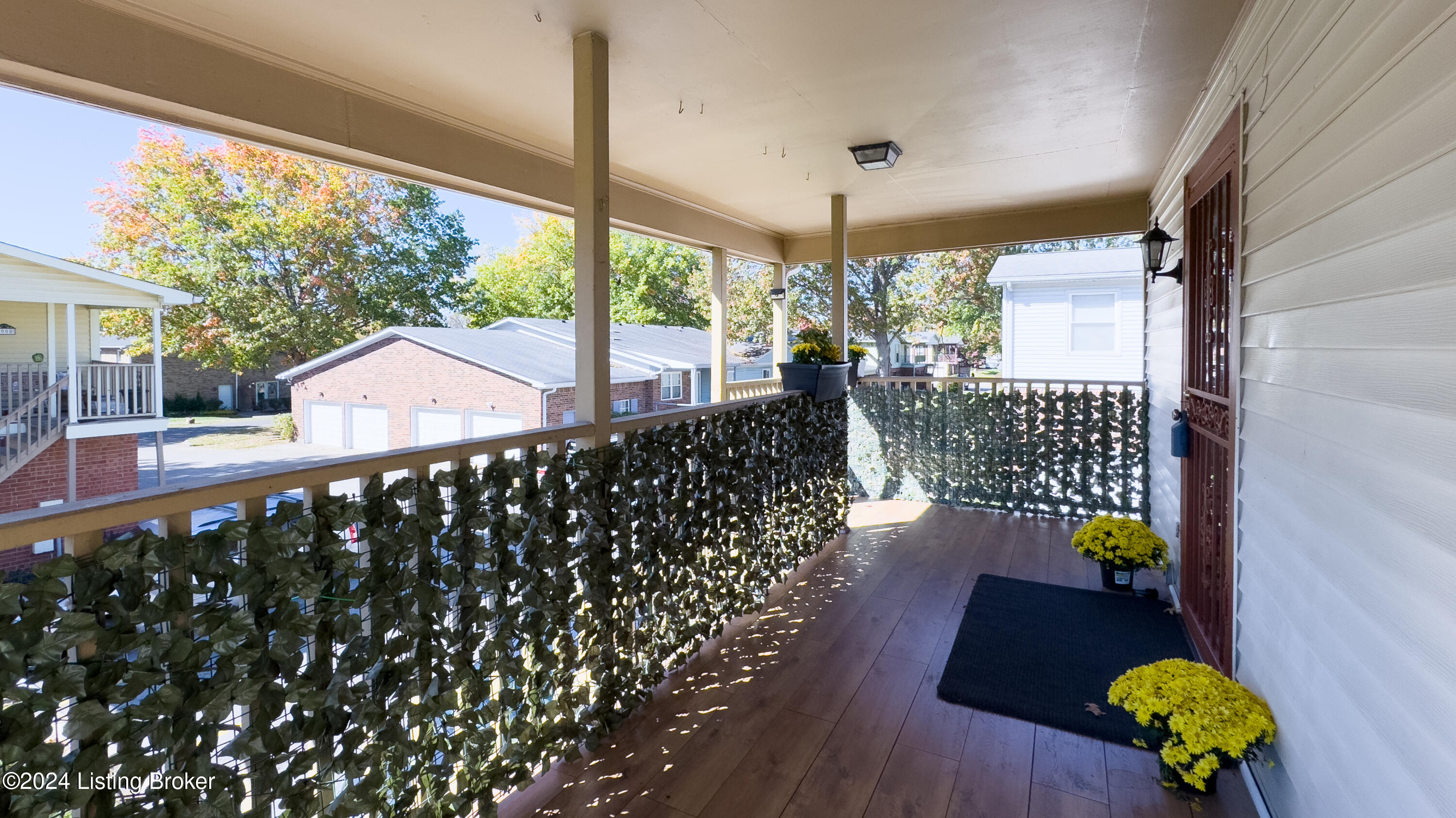 3000 Treeview Ct
